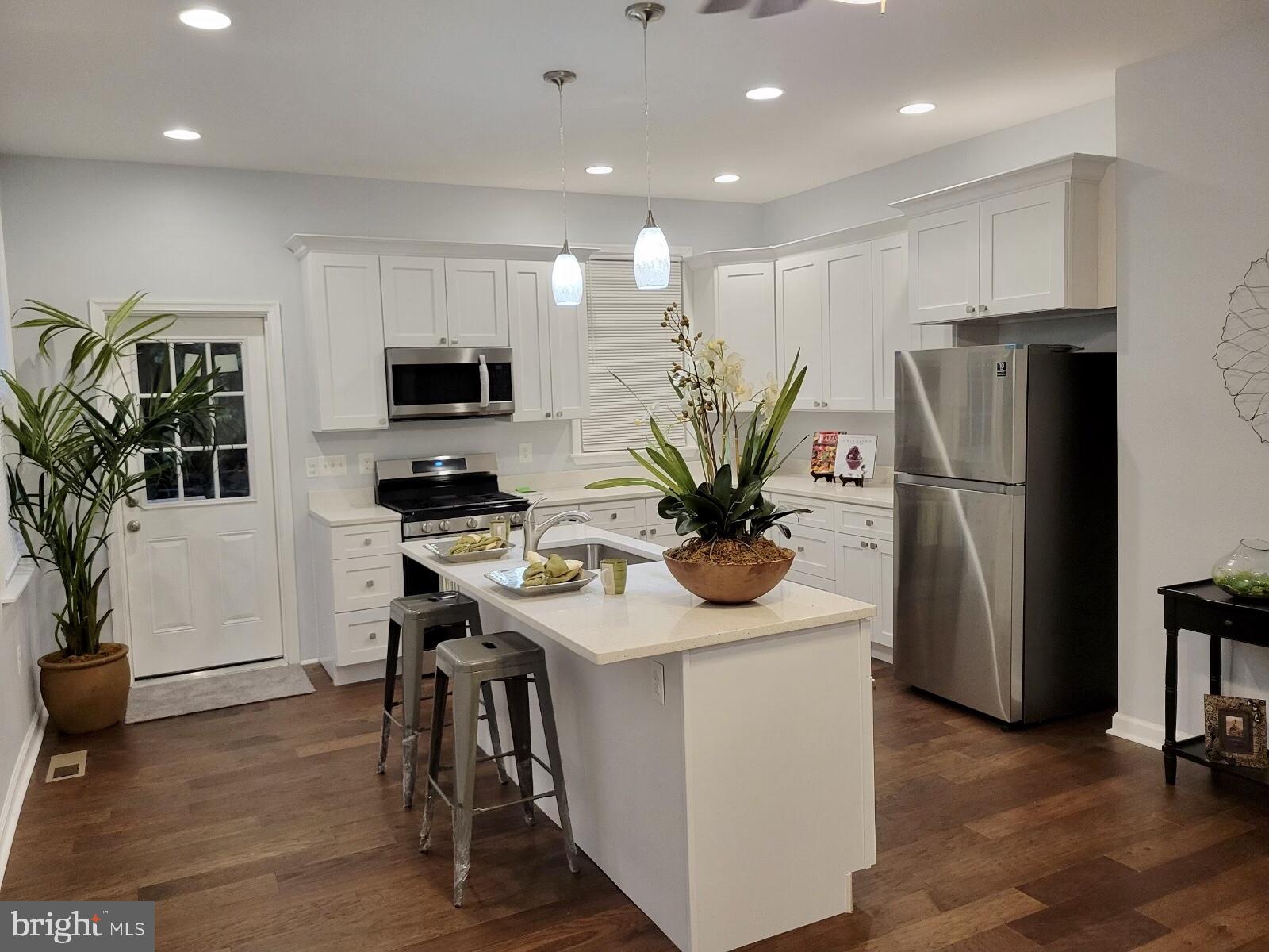 LAURAVILLE HISTORIC DISTRICT - Residential