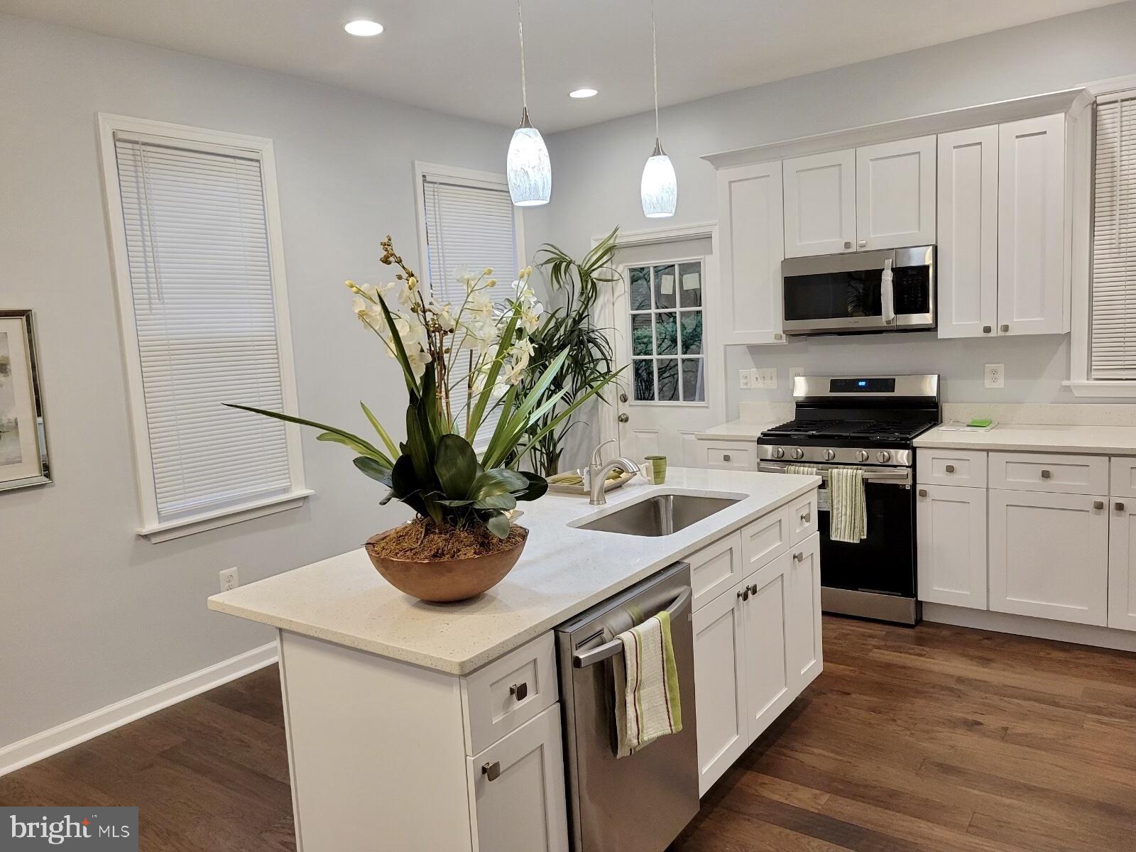 LAURAVILLE HISTORIC DISTRICT - Residential