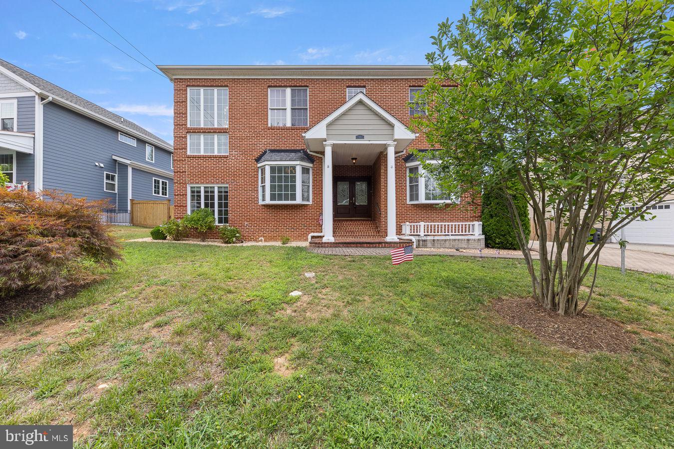 33 DONELSON STREET