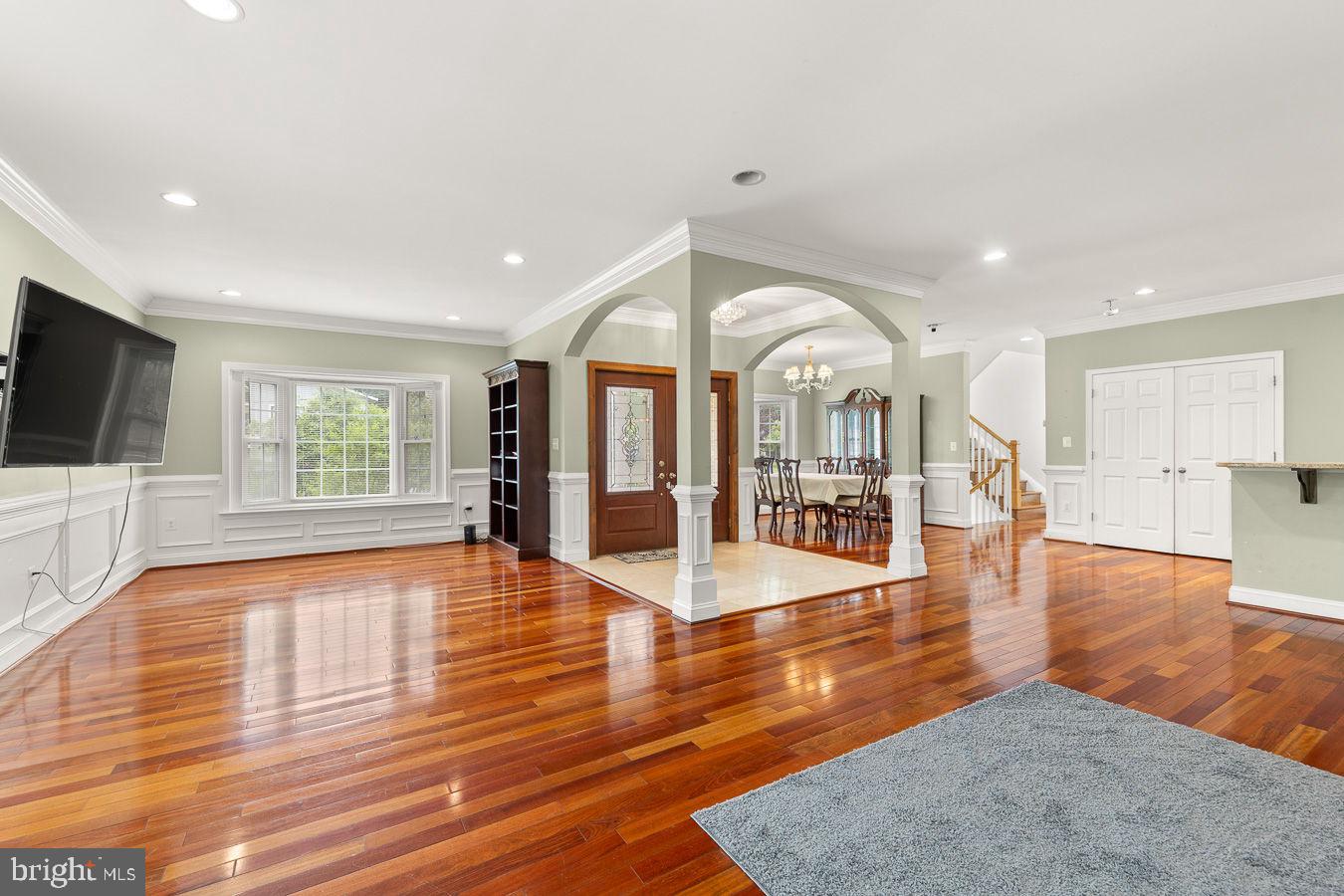 33 DONELSON STREET