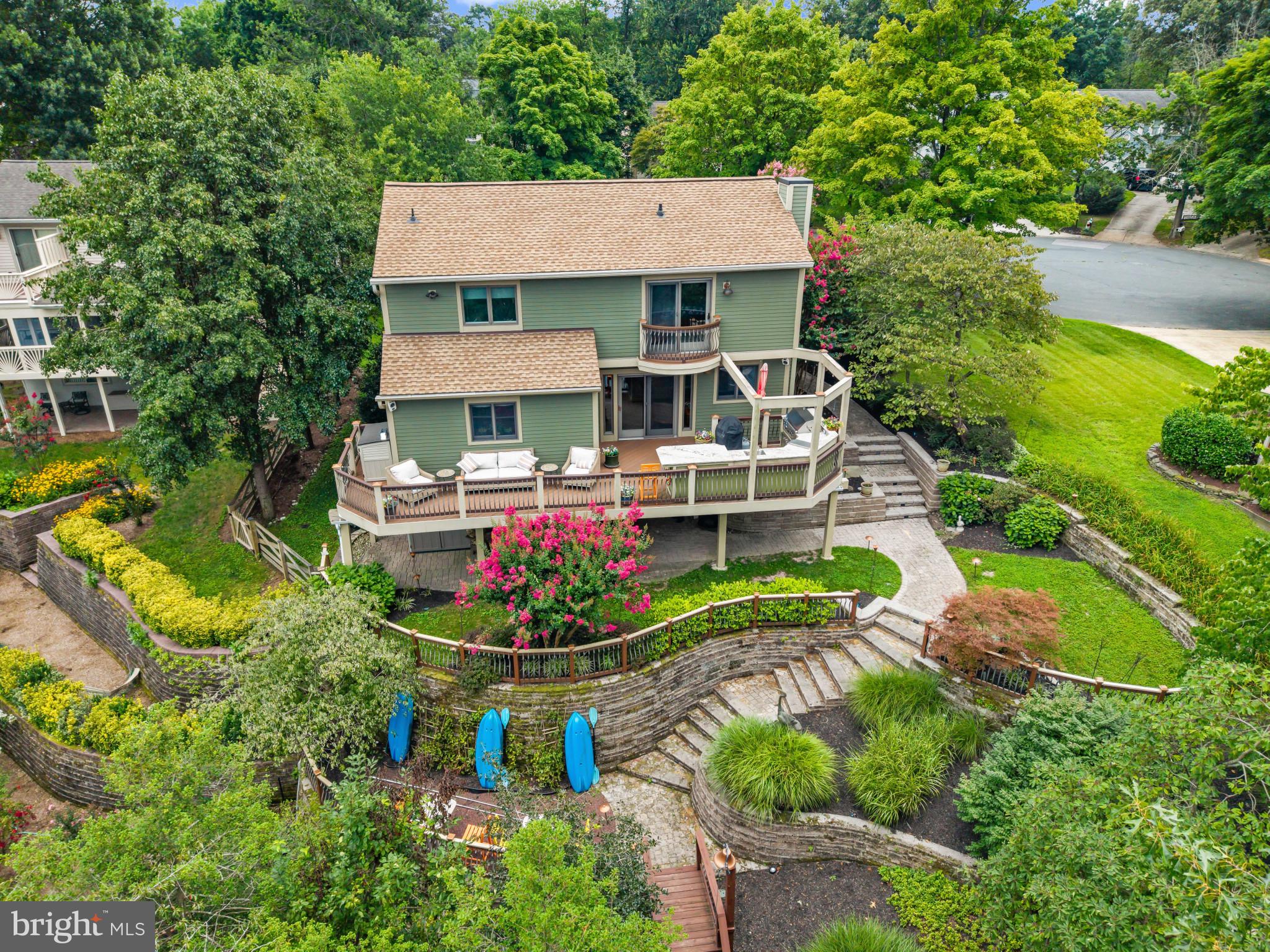 274 CAPOTE COURT W