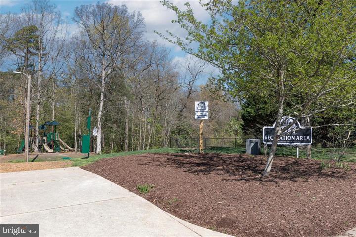274 CAPOTE COURT W