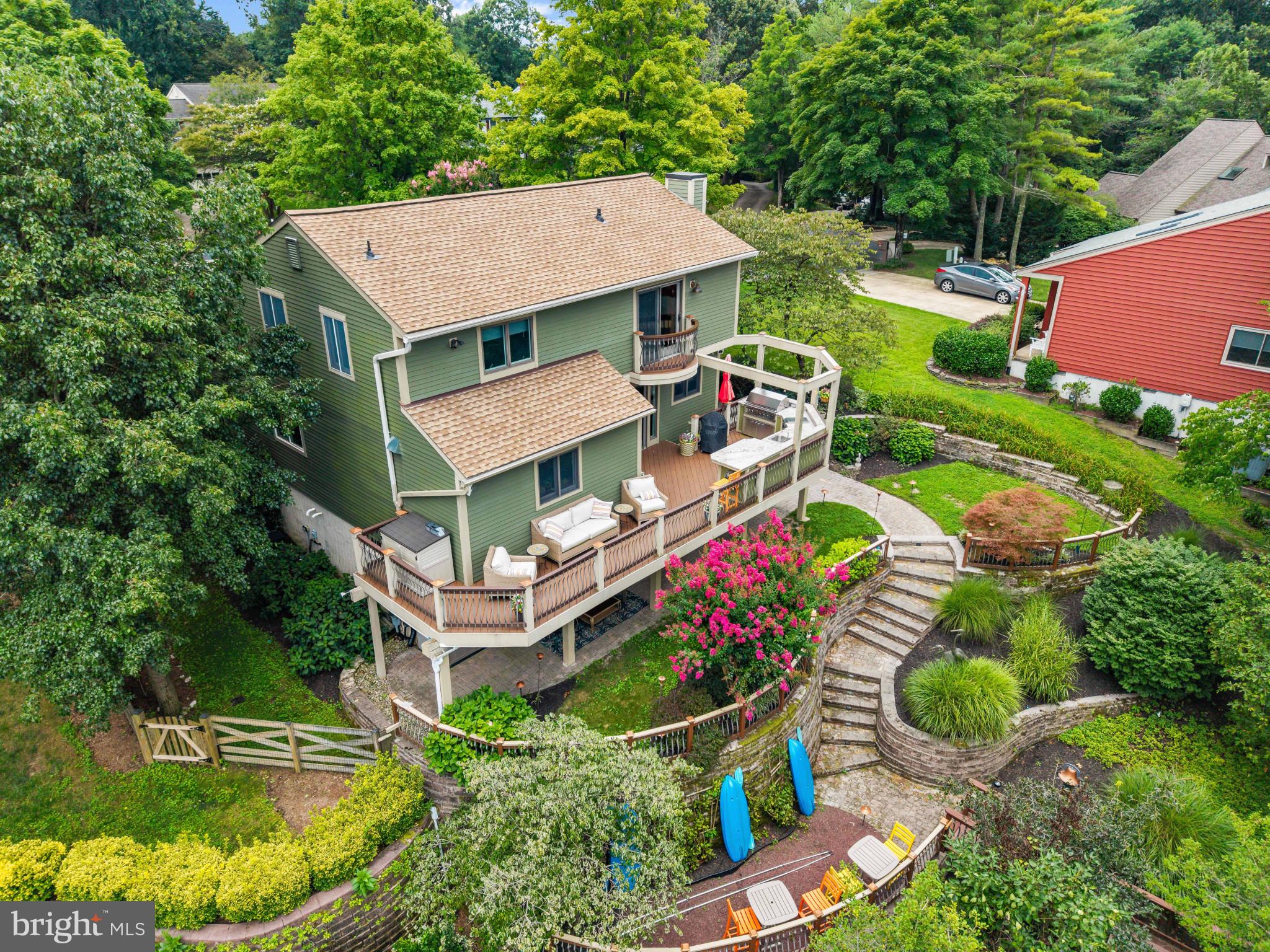 274 CAPOTE COURT W