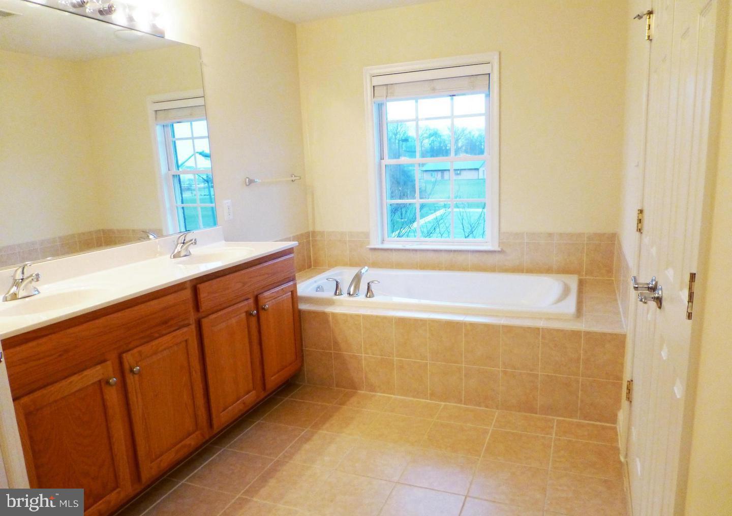 KING FARM IRVINGTON - Residential Lease