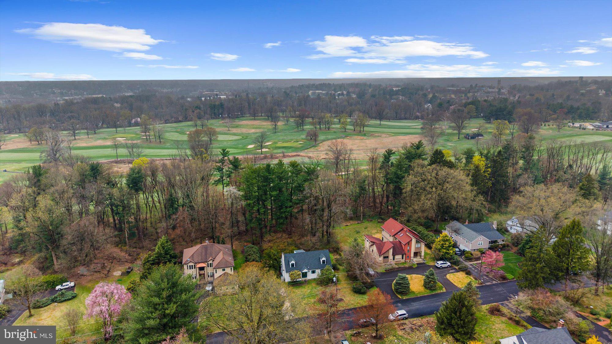 HUNTINGDON VALLEY - Residential