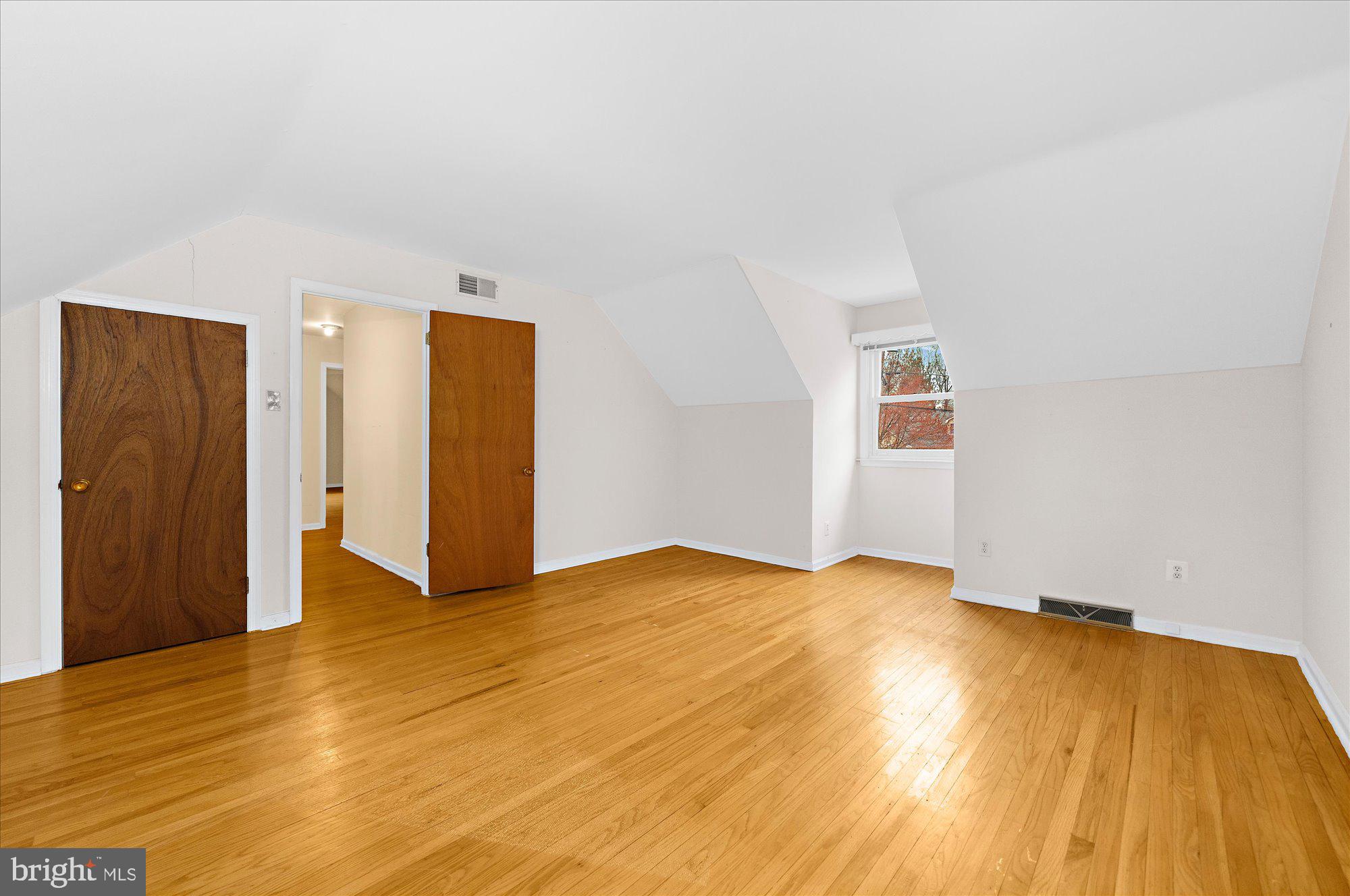 HUNTINGDON VALLEY - Residential