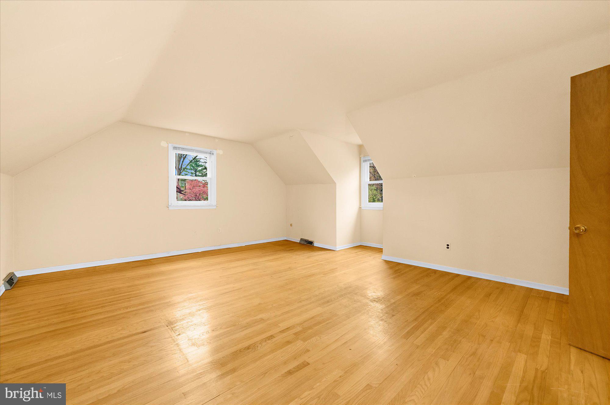 HUNTINGDON VALLEY - Residential