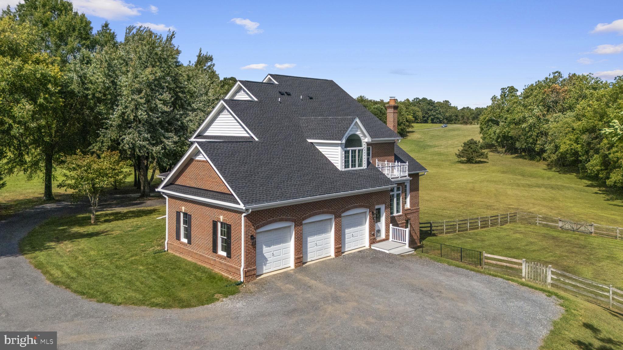 BUCK LODGE - Residential