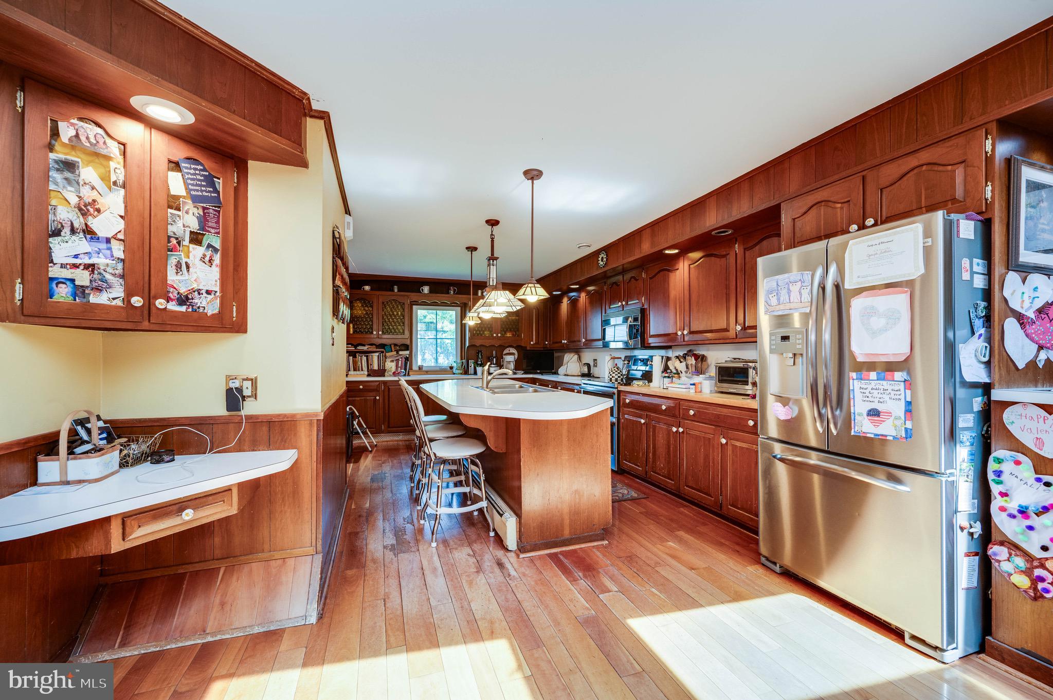 MONTROSE MANOR - Residential