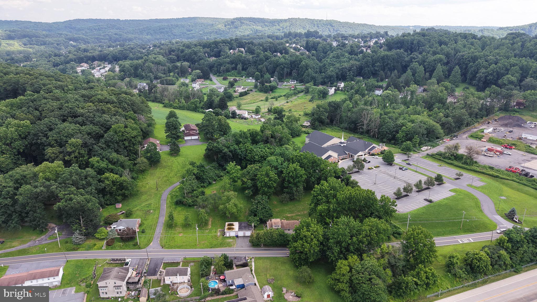 MONTROSE MANOR - Residential