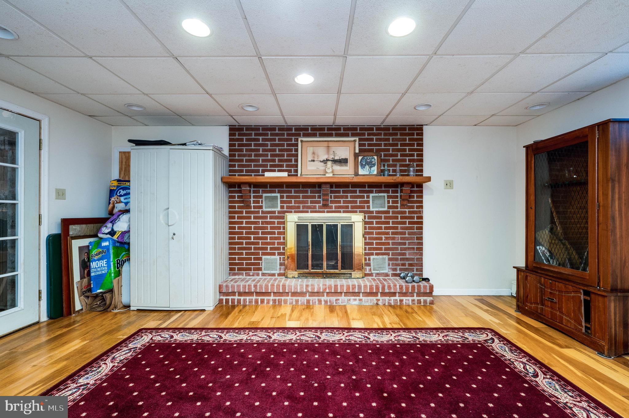 MONTROSE MANOR - Residential