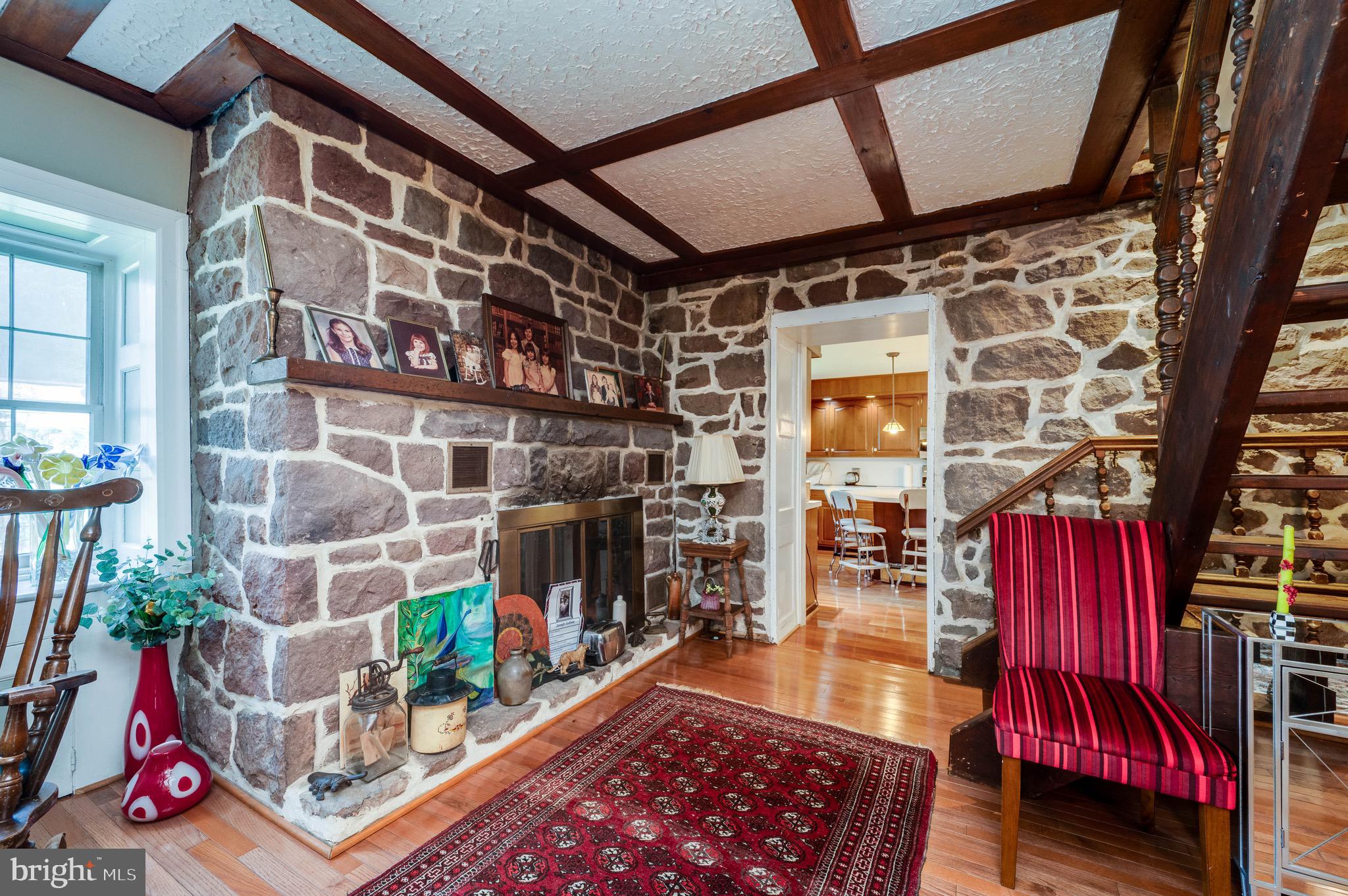 MONTROSE MANOR - Residential