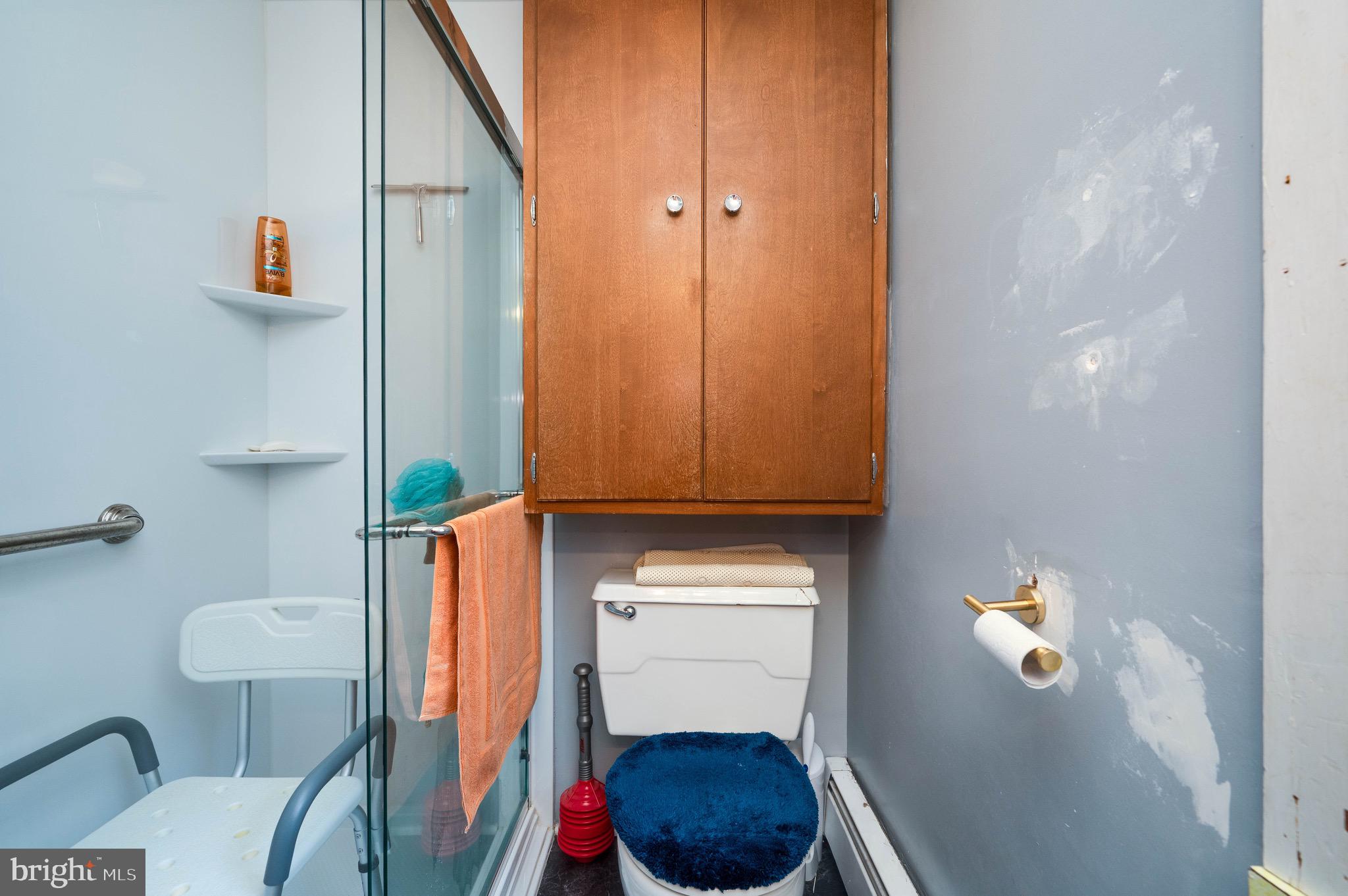 MONTROSE MANOR - Residential