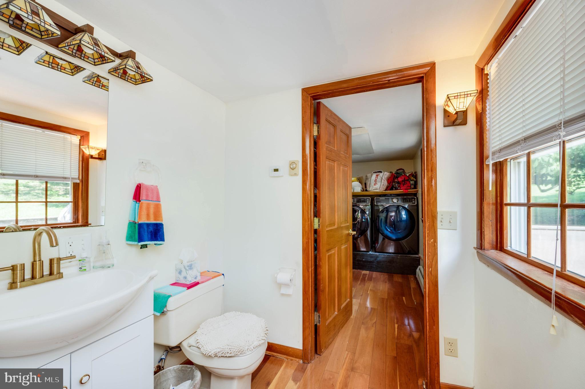 MONTROSE MANOR - Residential