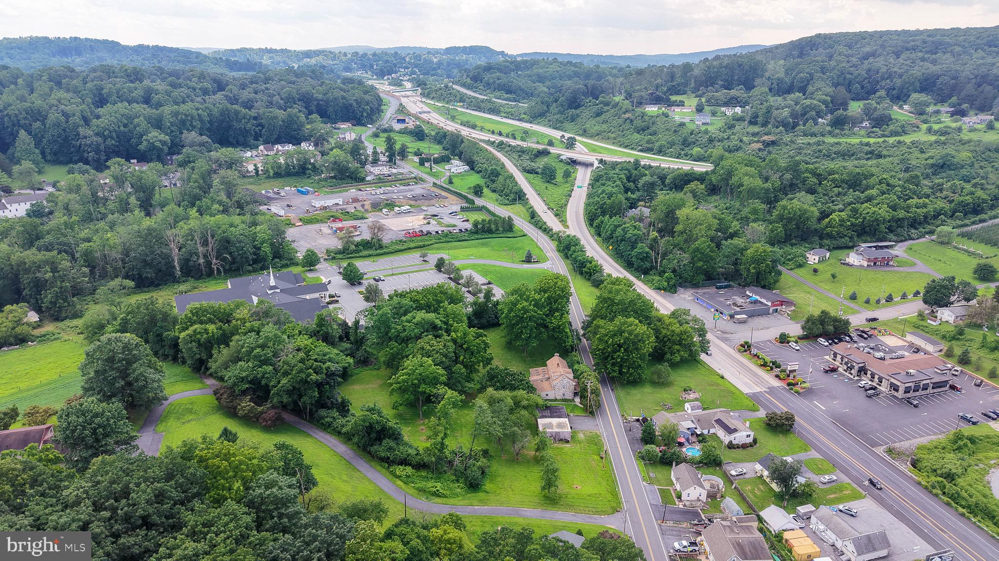 MONTROSE MANOR - Residential