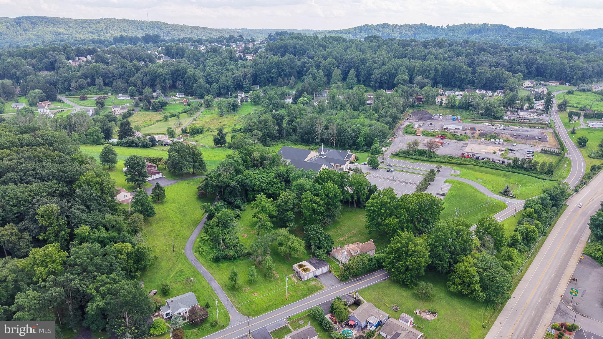 MONTROSE MANOR - Residential