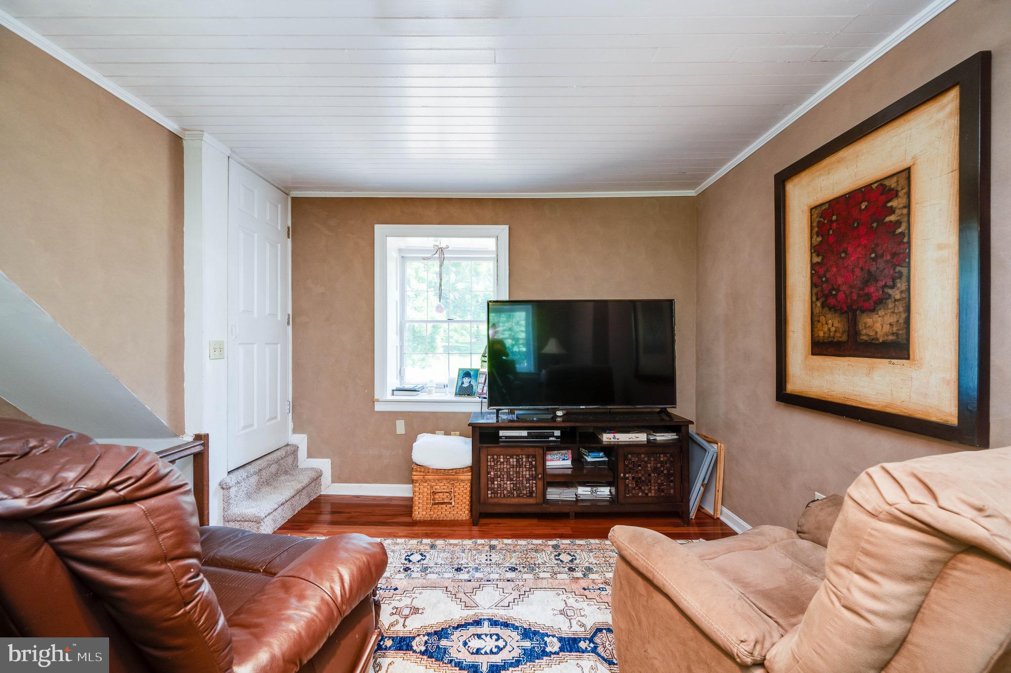 MONTROSE MANOR - Residential