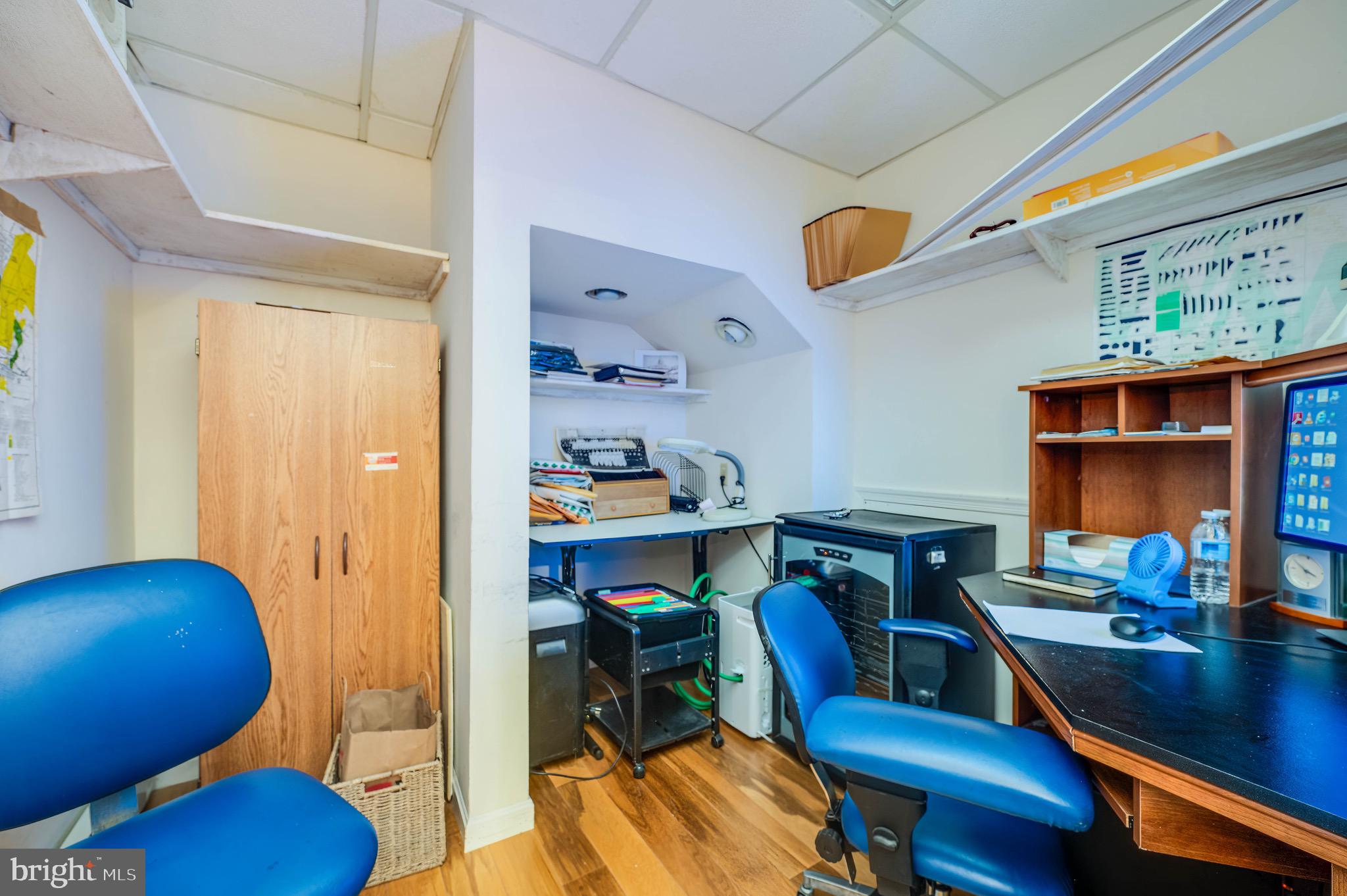 MONTROSE MANOR - Residential