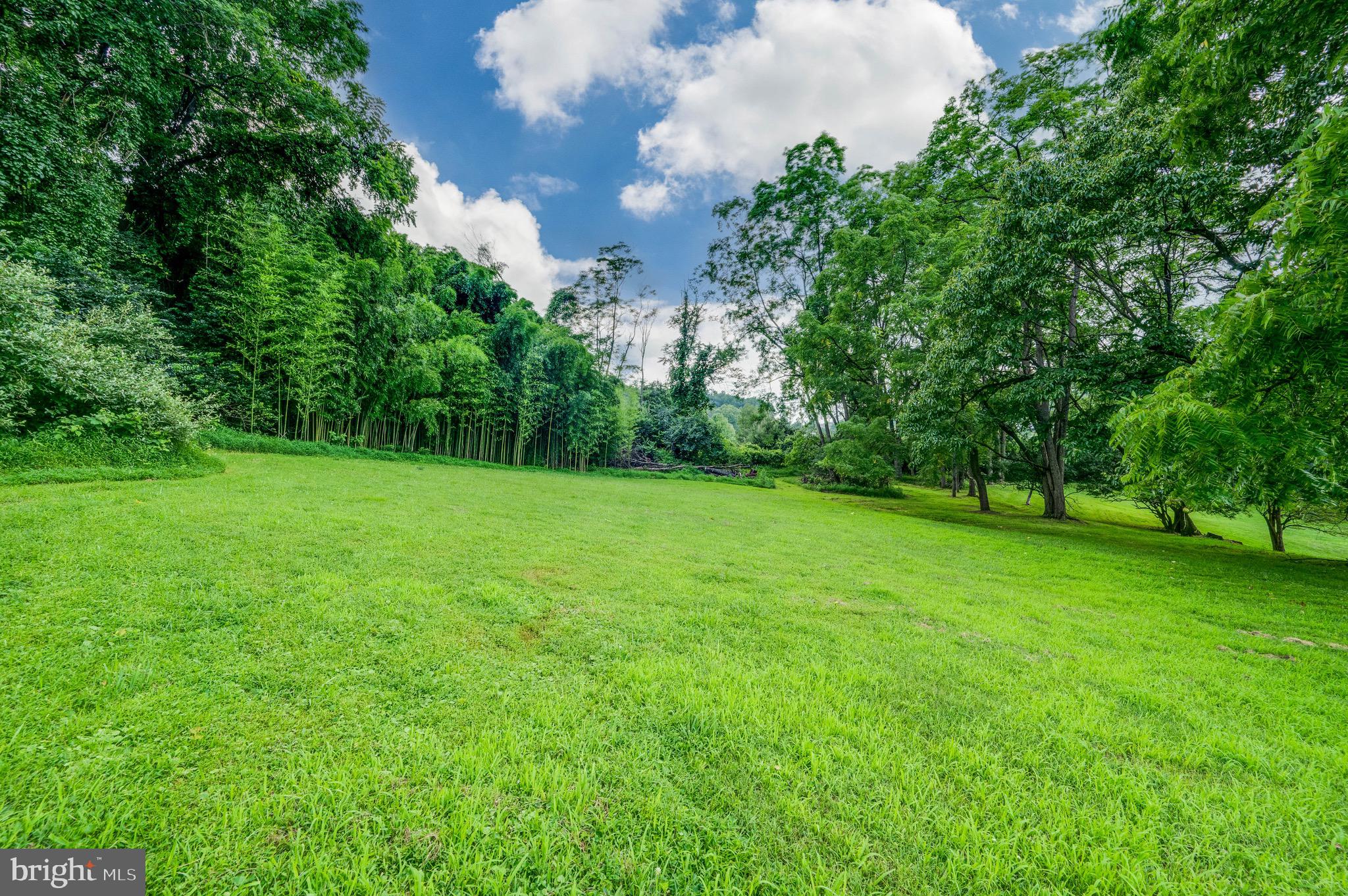 MONTROSE MANOR - Residential