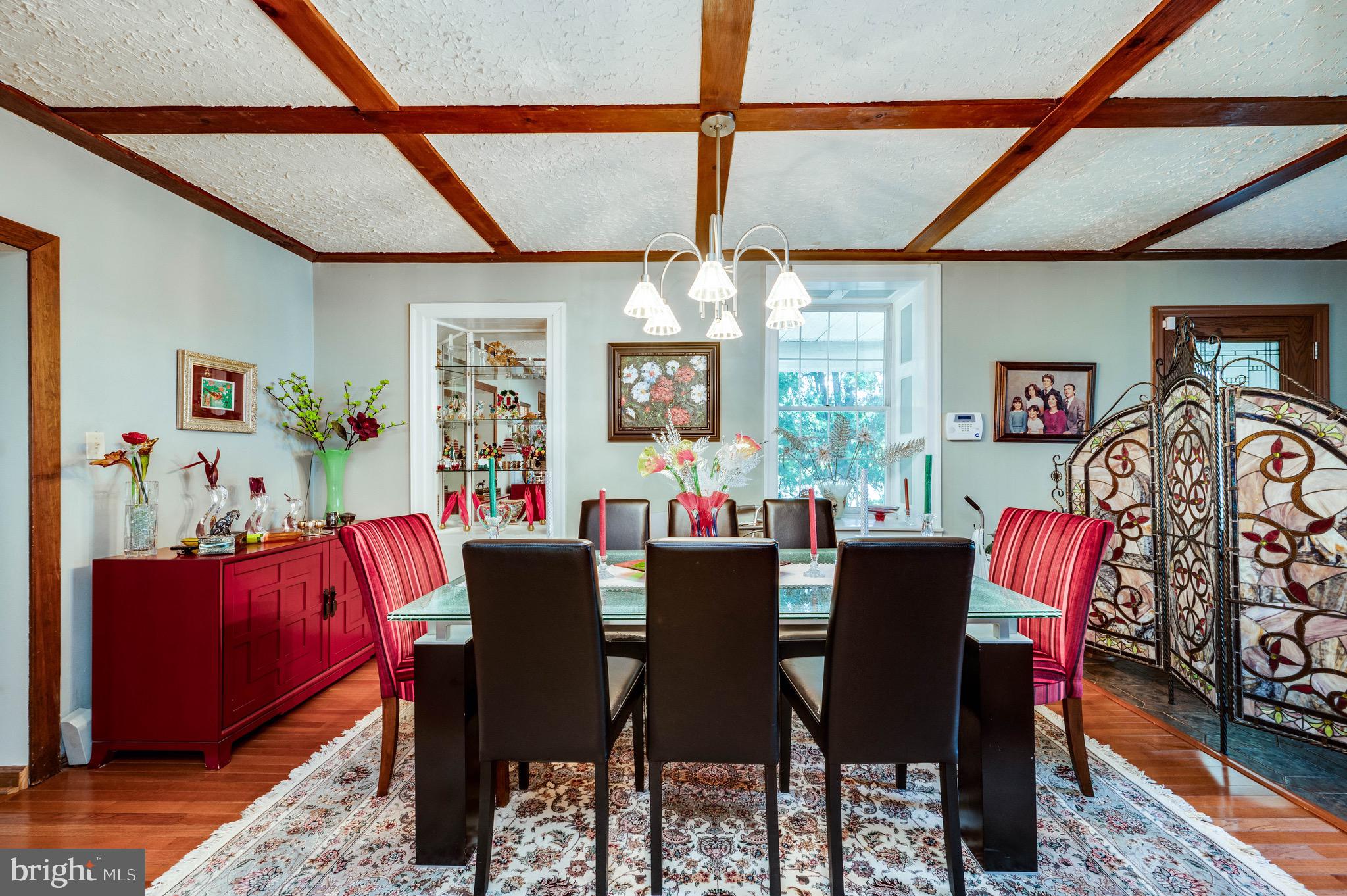 MONTROSE MANOR - Residential