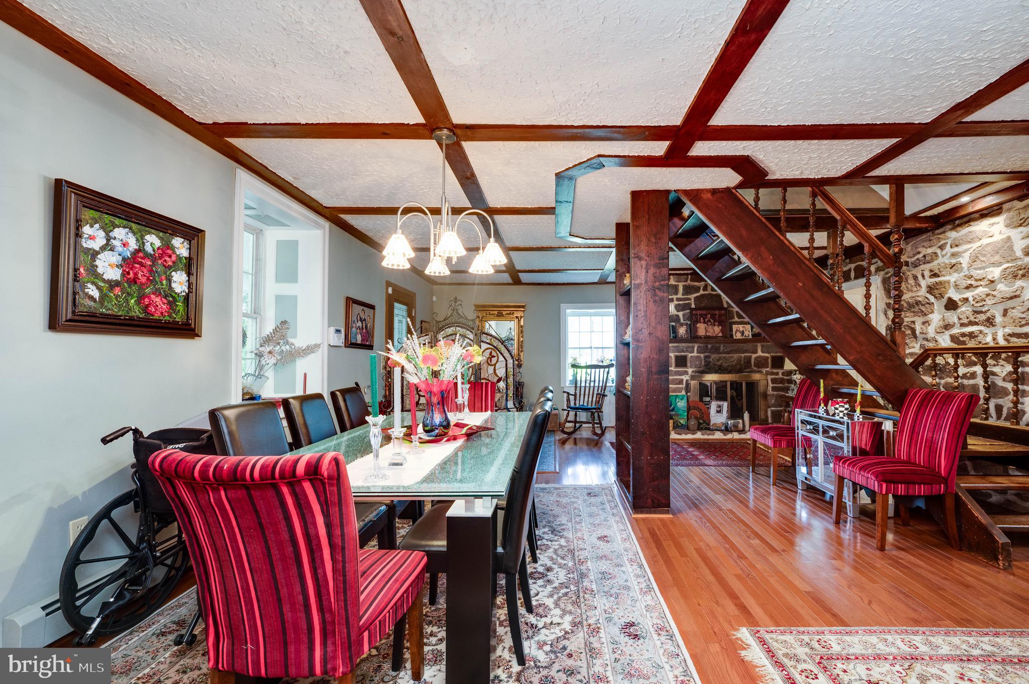 MONTROSE MANOR - Residential