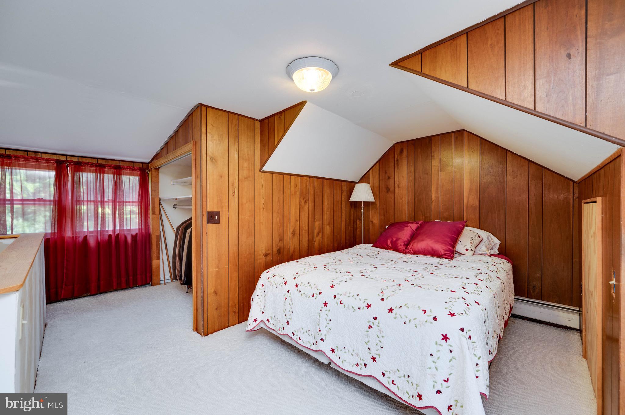 MONTROSE MANOR - Residential