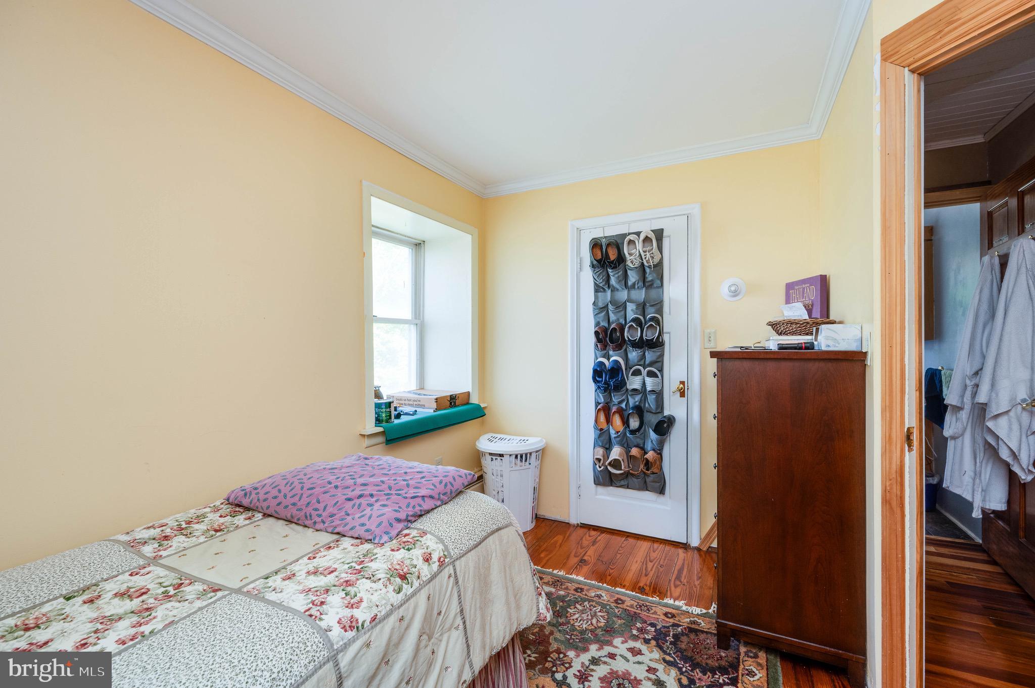 MONTROSE MANOR - Residential