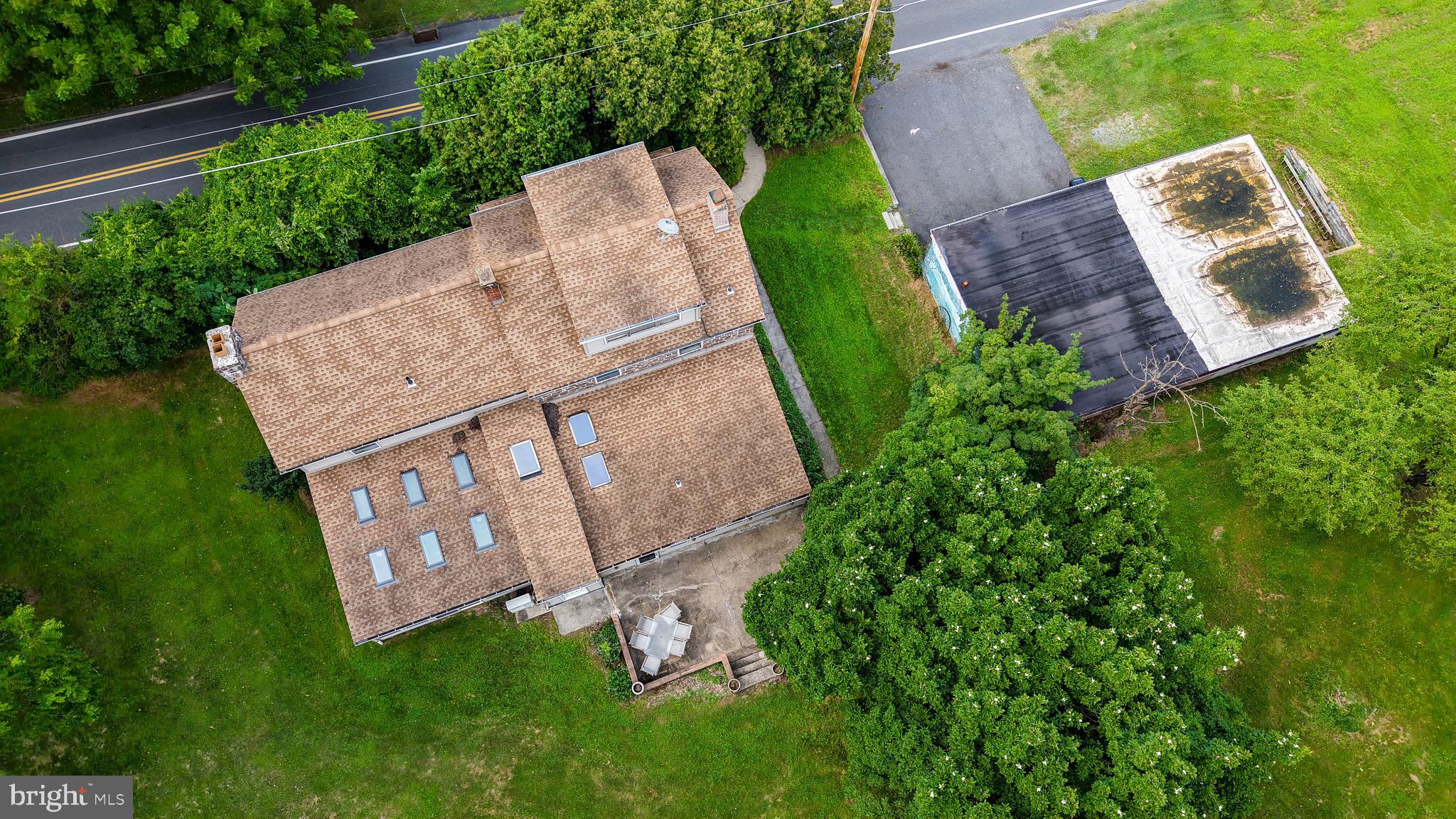 MONTROSE MANOR - Residential