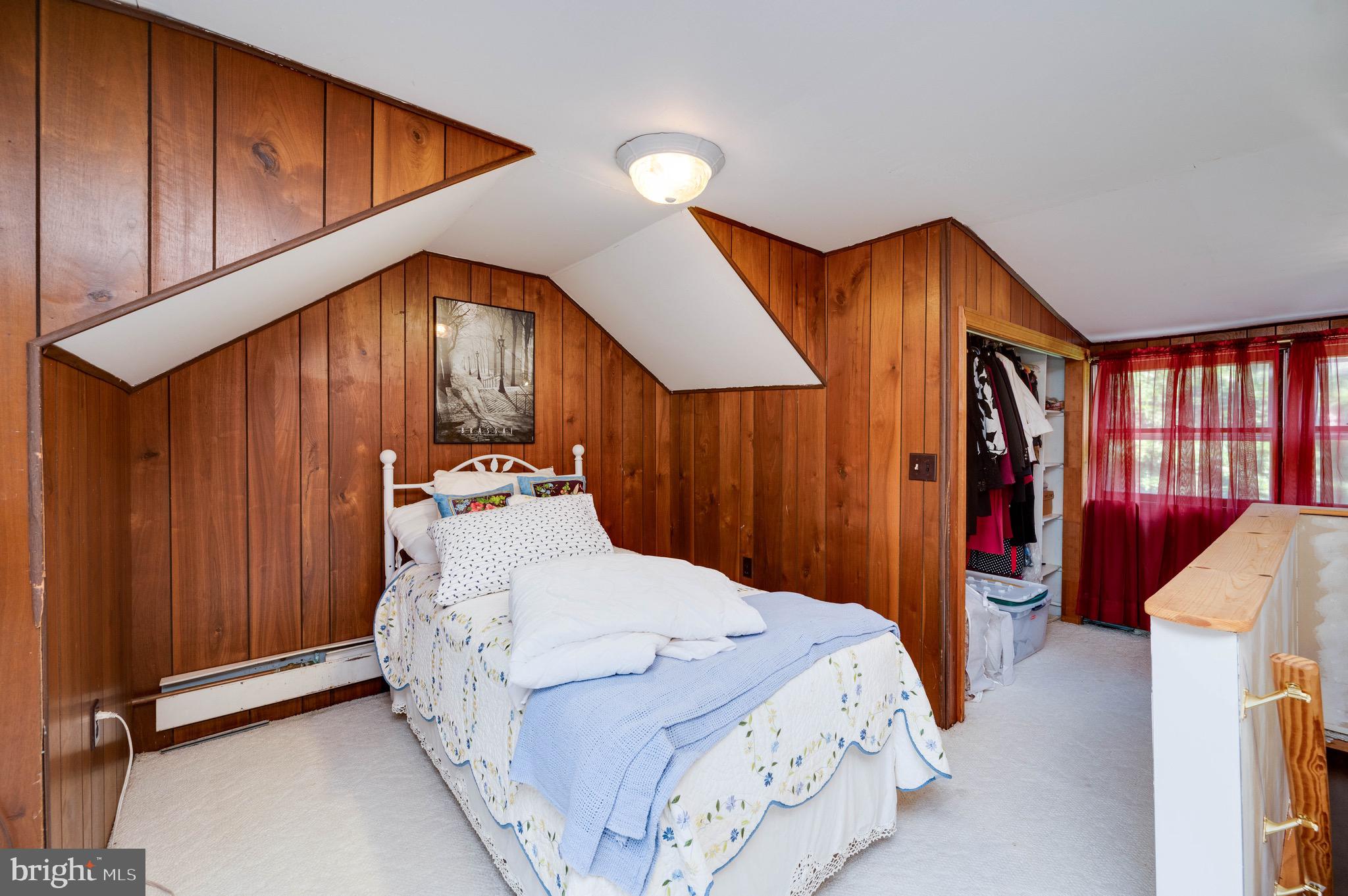 MONTROSE MANOR - Residential