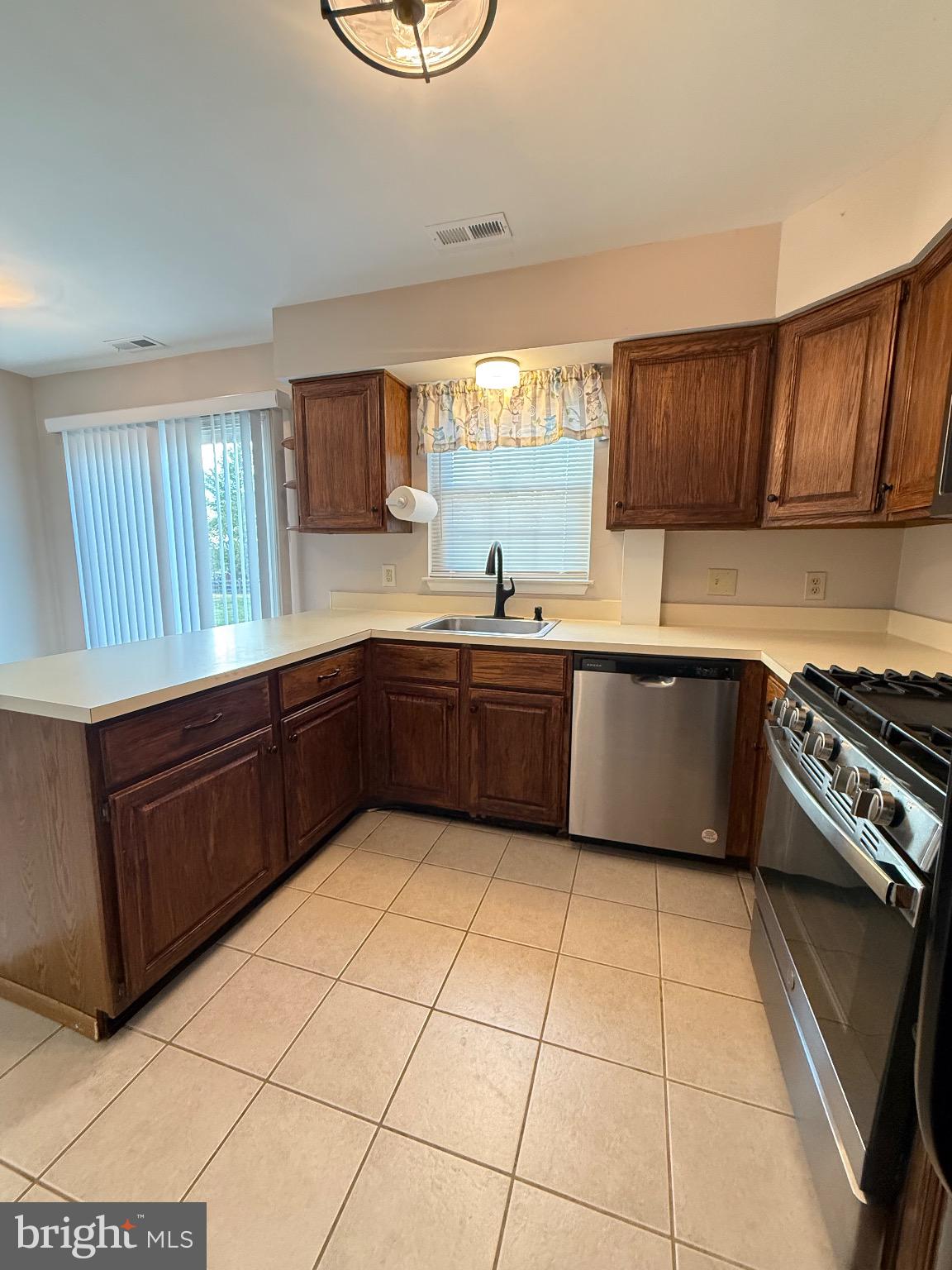 418 MAPLE GLEN CIRCLE