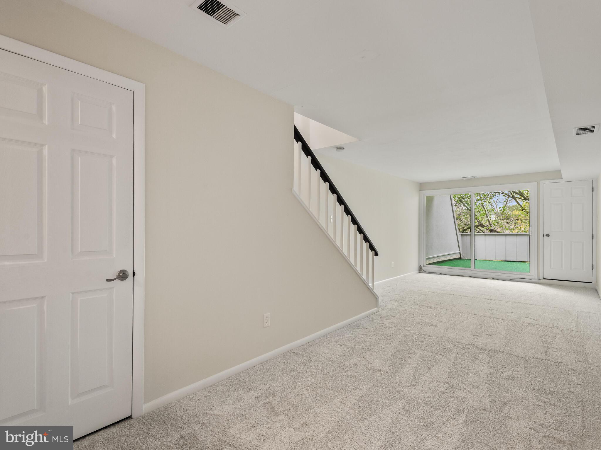 SUMMIT HOUSE - Residential