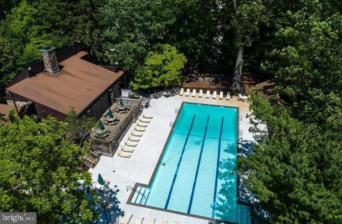 SUMMIT HOUSE - Residential