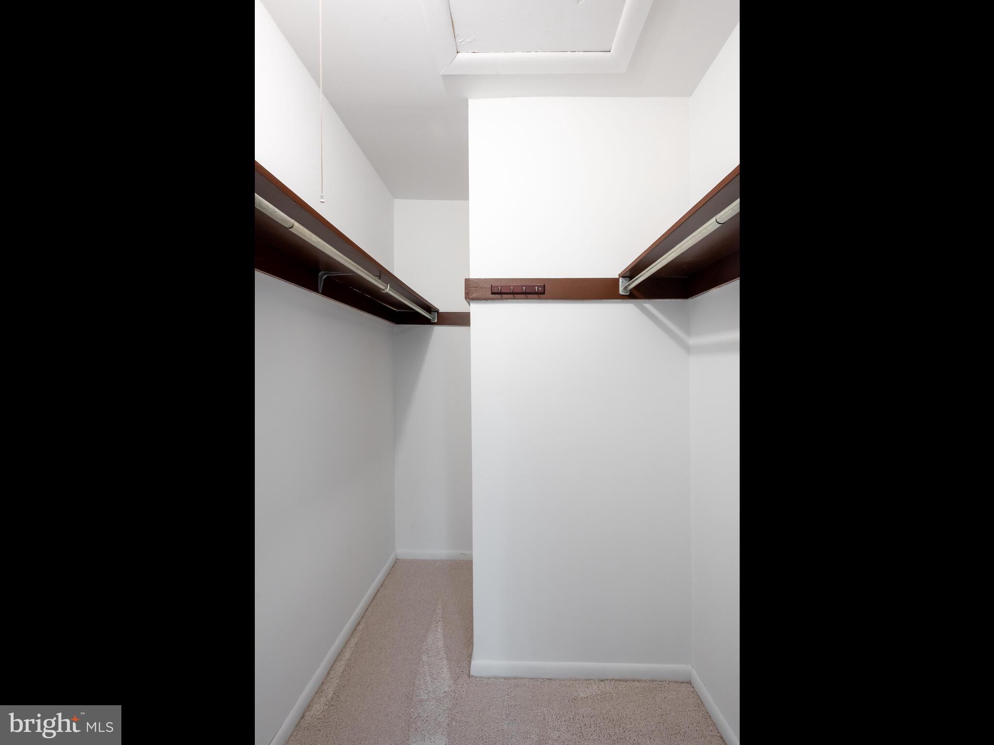 SUMMIT HOUSE - Residential