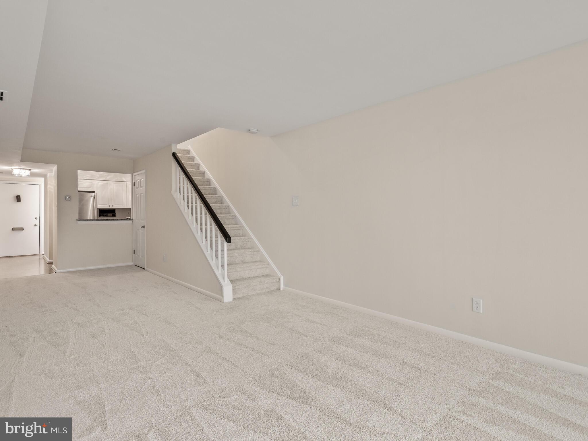 SUMMIT HOUSE - Residential