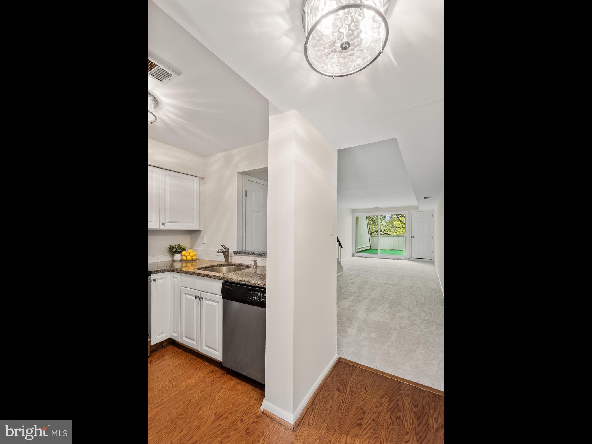 SUMMIT HOUSE - Residential