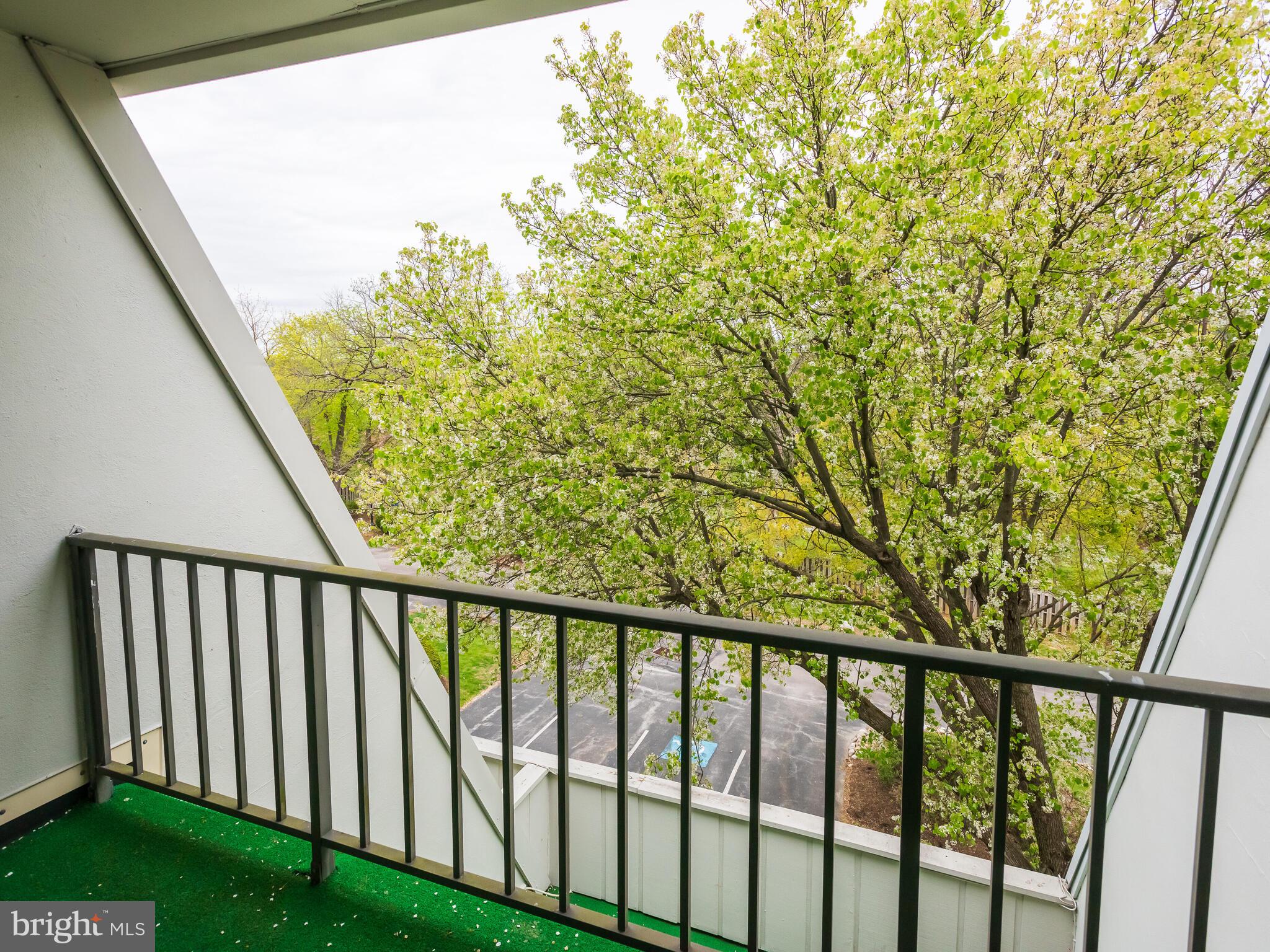 SUMMIT HOUSE - Residential