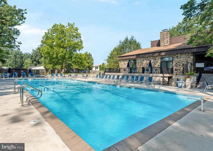 SUMMIT HOUSE - Residential