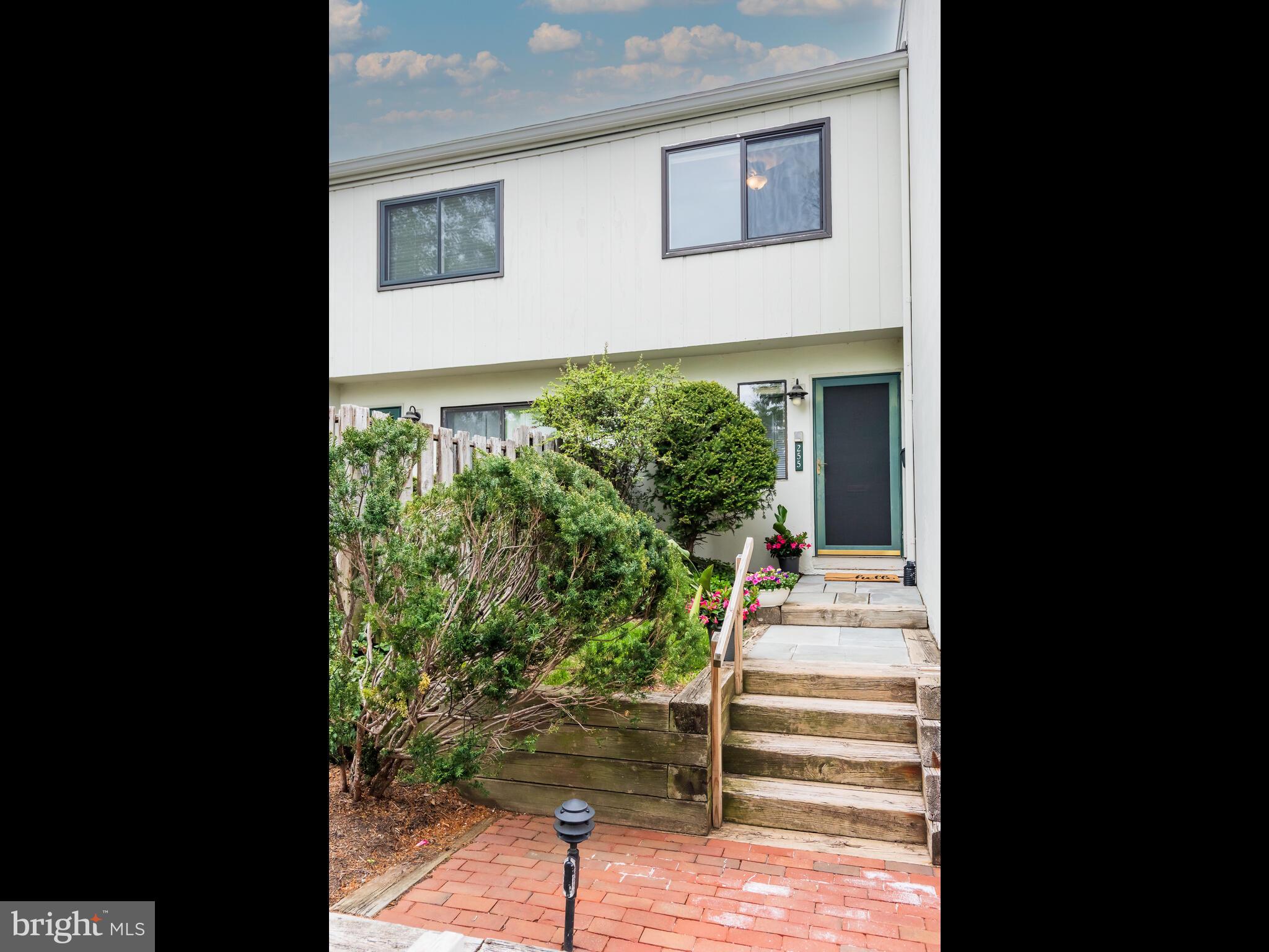 SUMMIT HOUSE - Residential