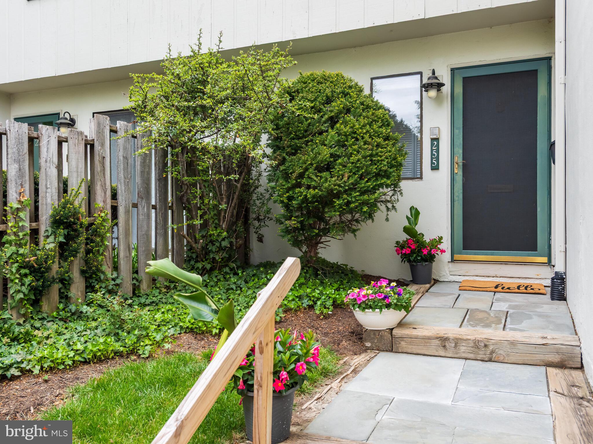 SUMMIT HOUSE - Residential