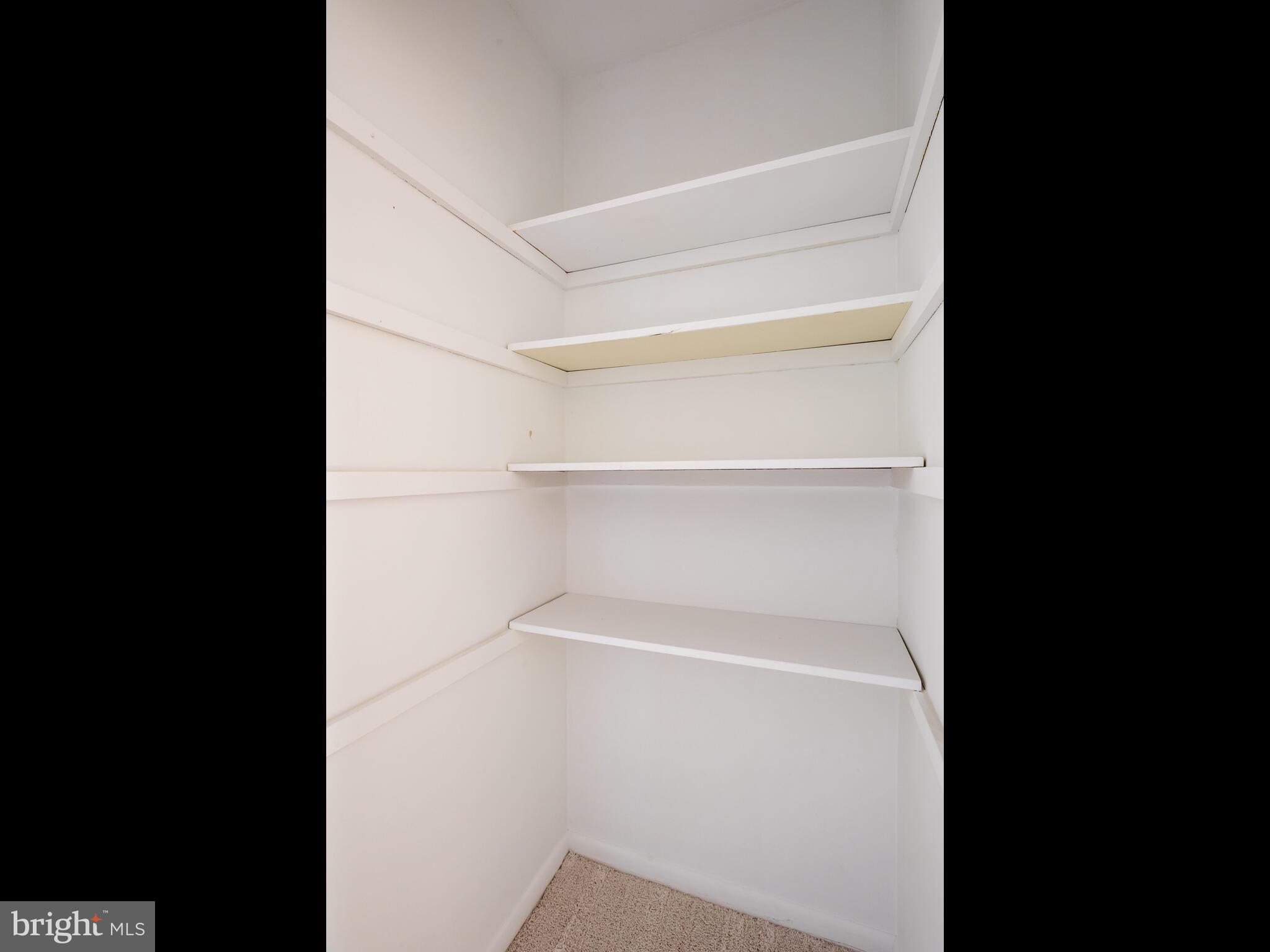 SUMMIT HOUSE - Residential