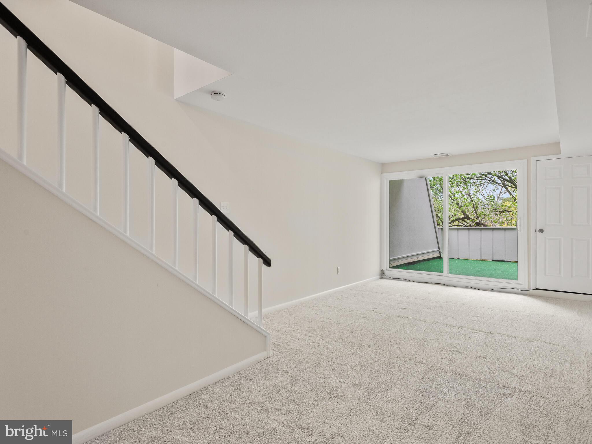 SUMMIT HOUSE - Residential