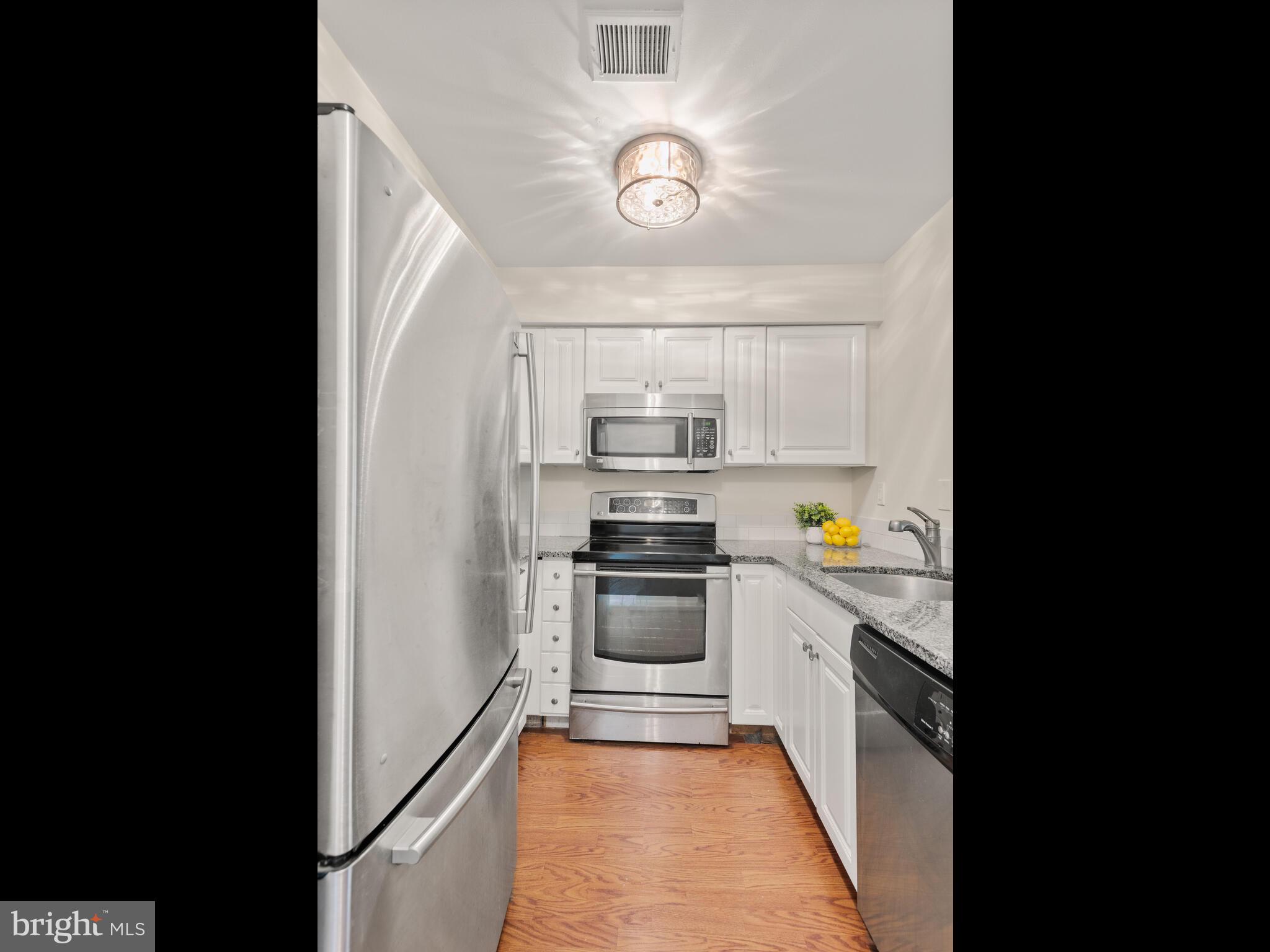 SUMMIT HOUSE - Residential