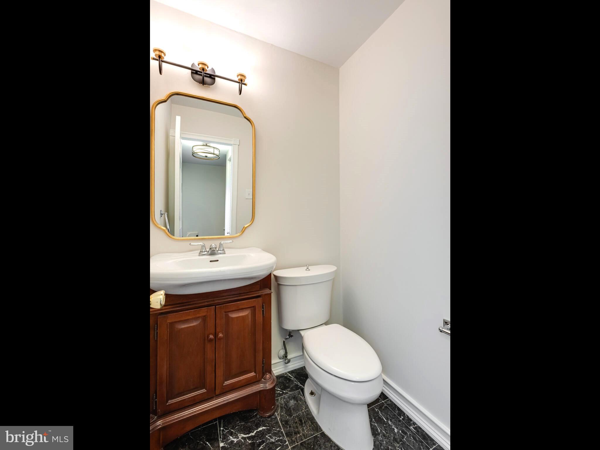 SUMMIT HOUSE - Residential