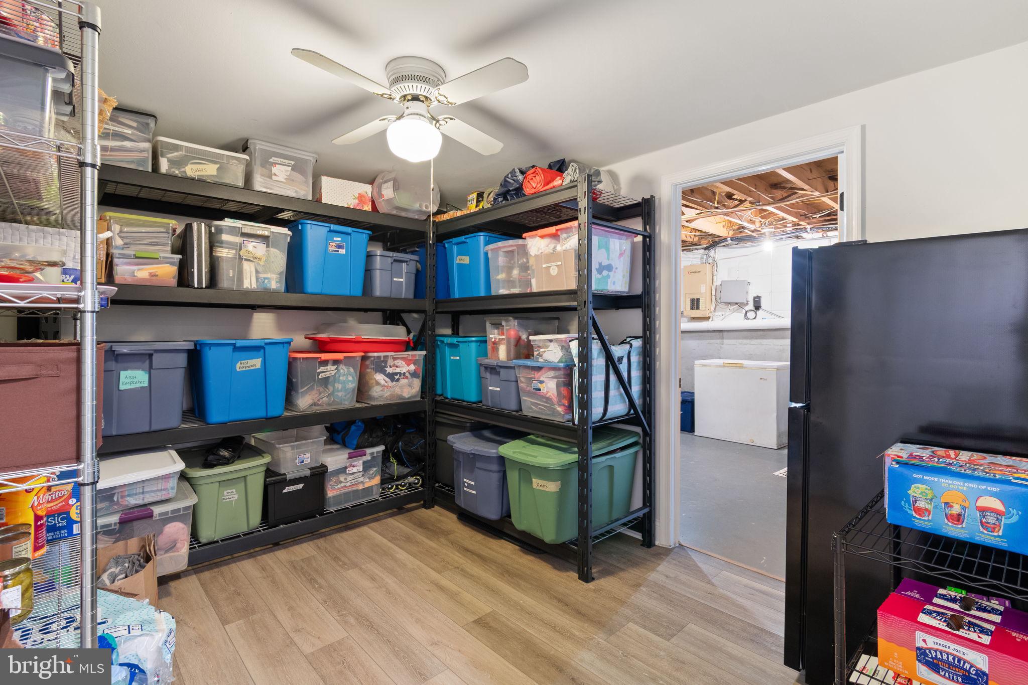 FAIRFAX ACRES - Residential