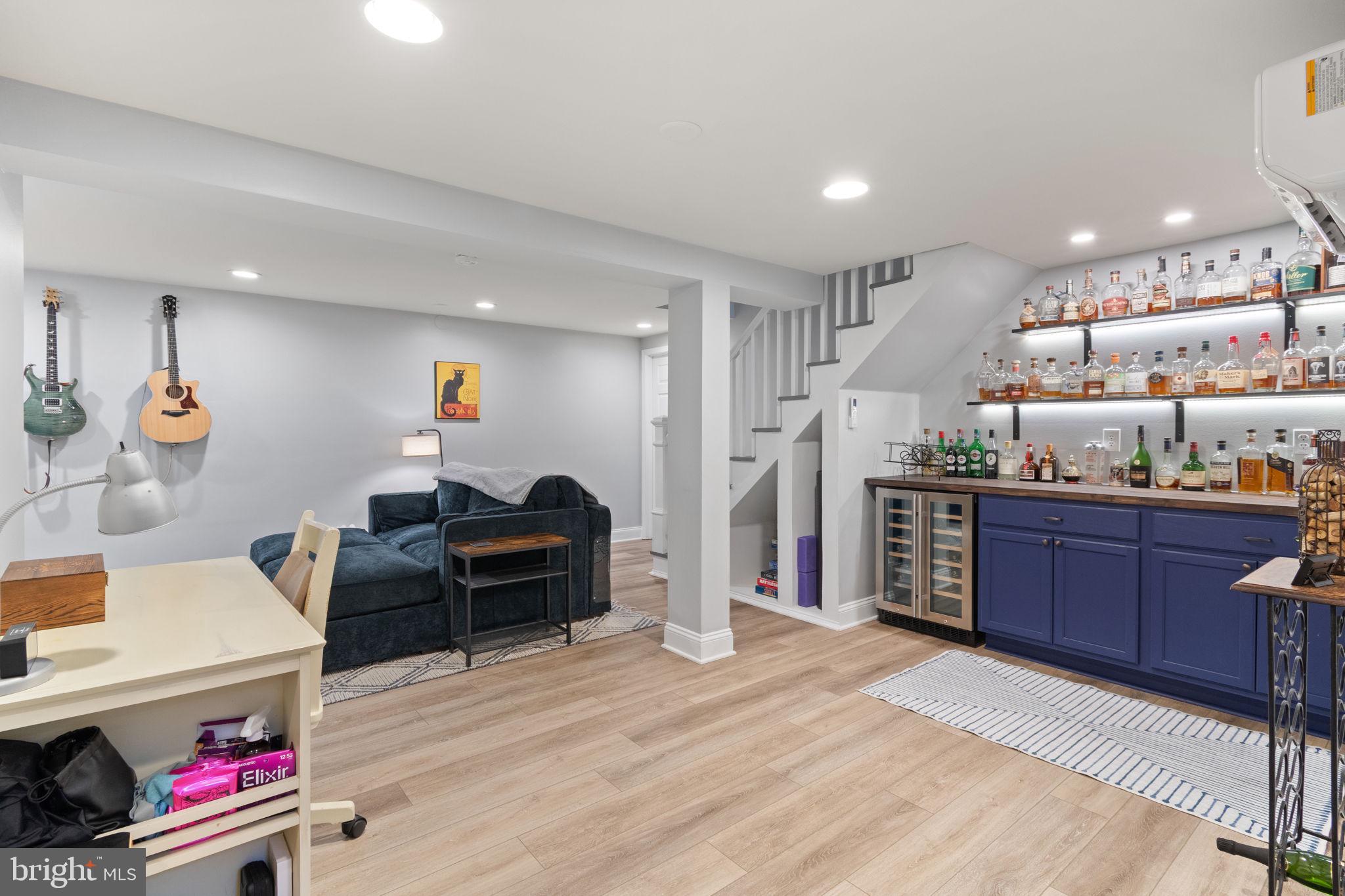 FAIRFAX ACRES - Residential