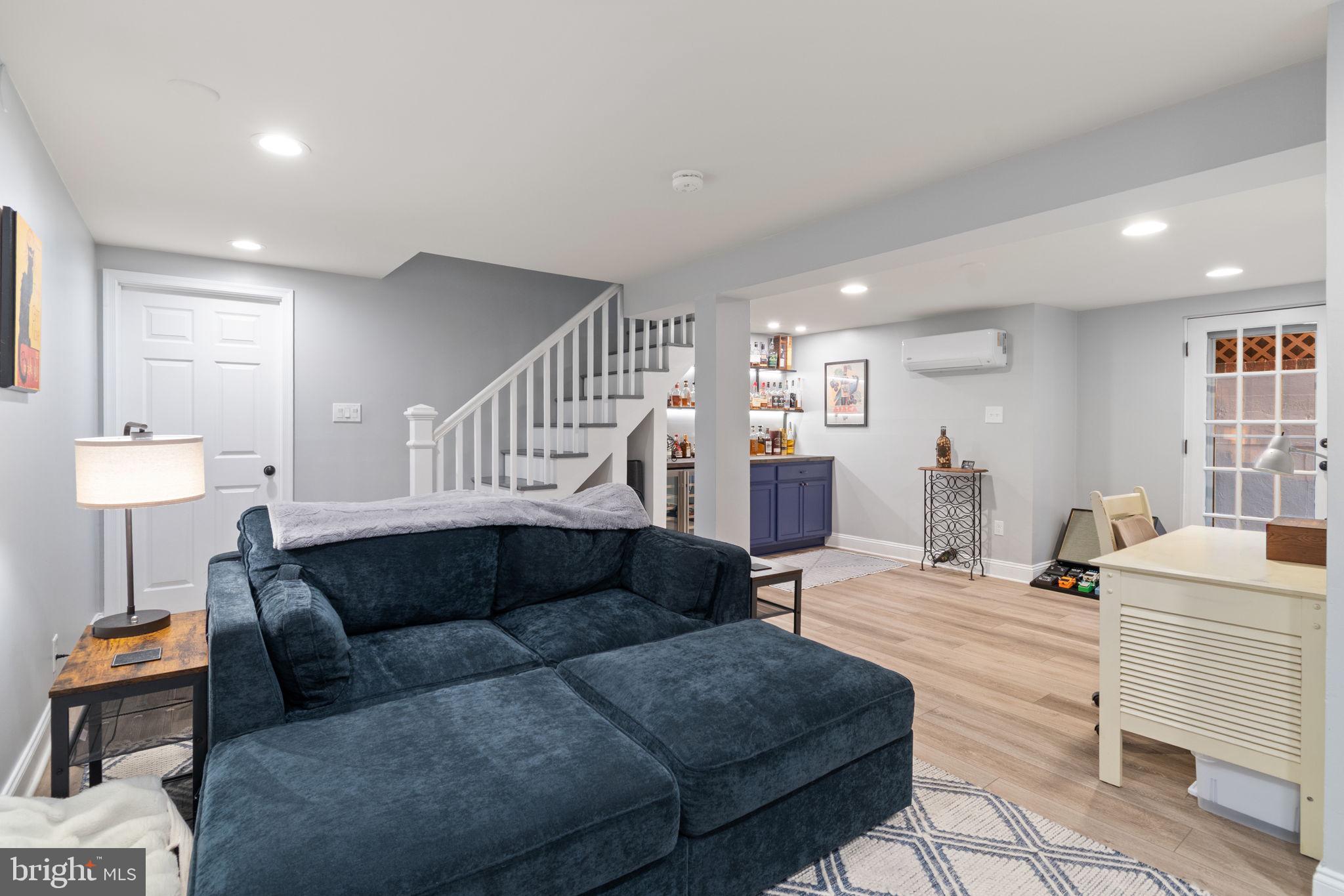 FAIRFAX ACRES - Residential