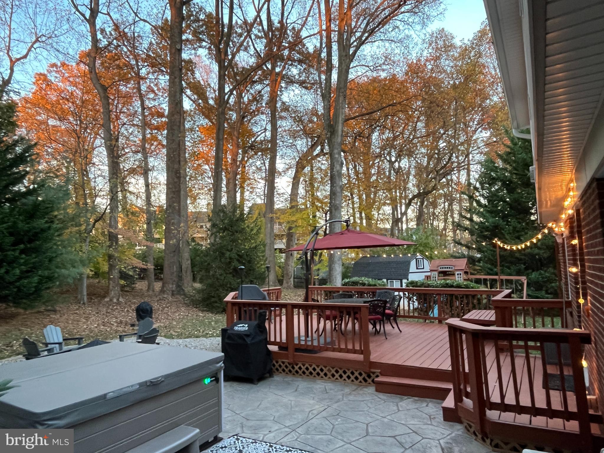 FAIRFAX ACRES - Residential