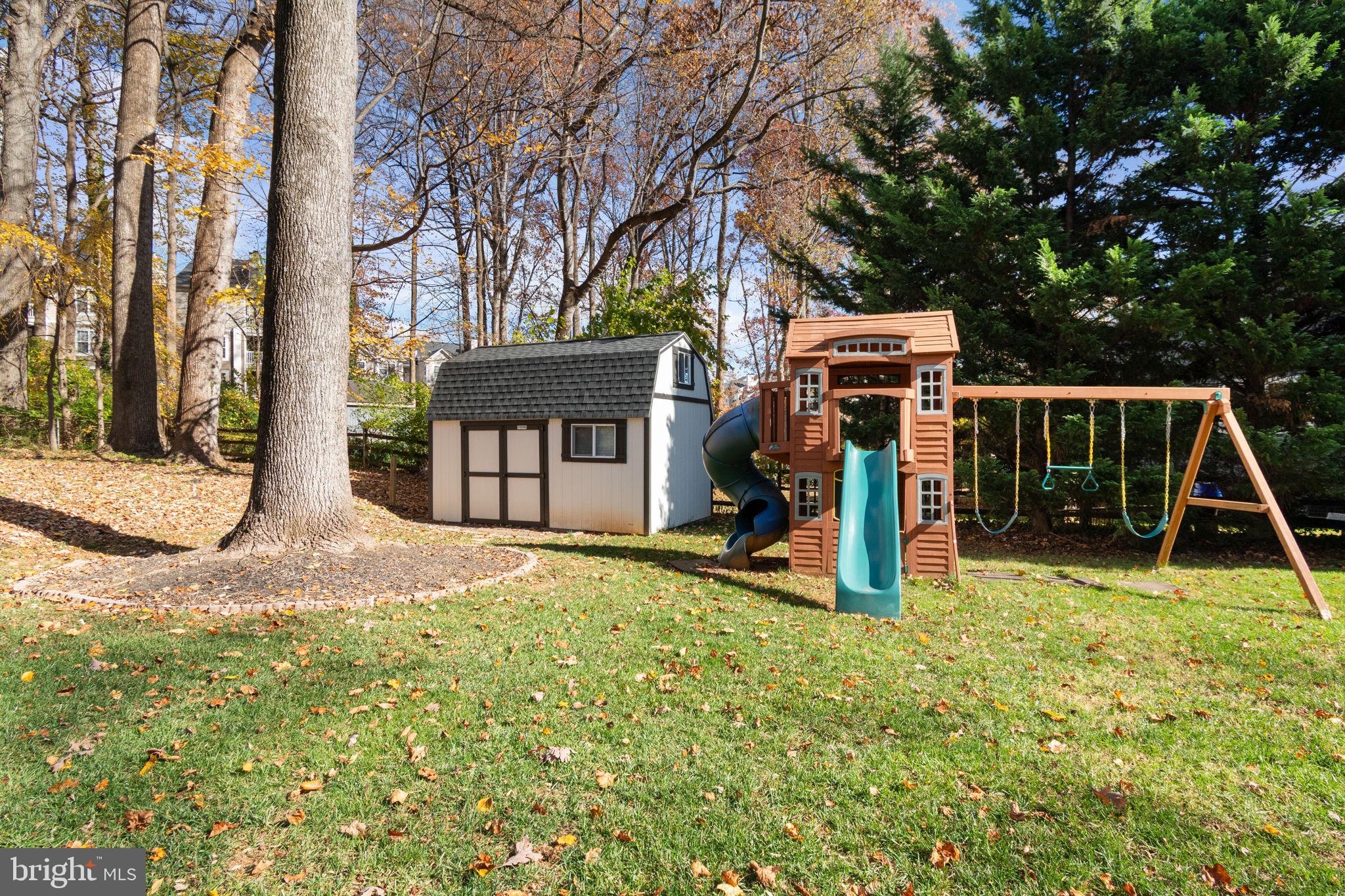 FAIRFAX ACRES - Residential