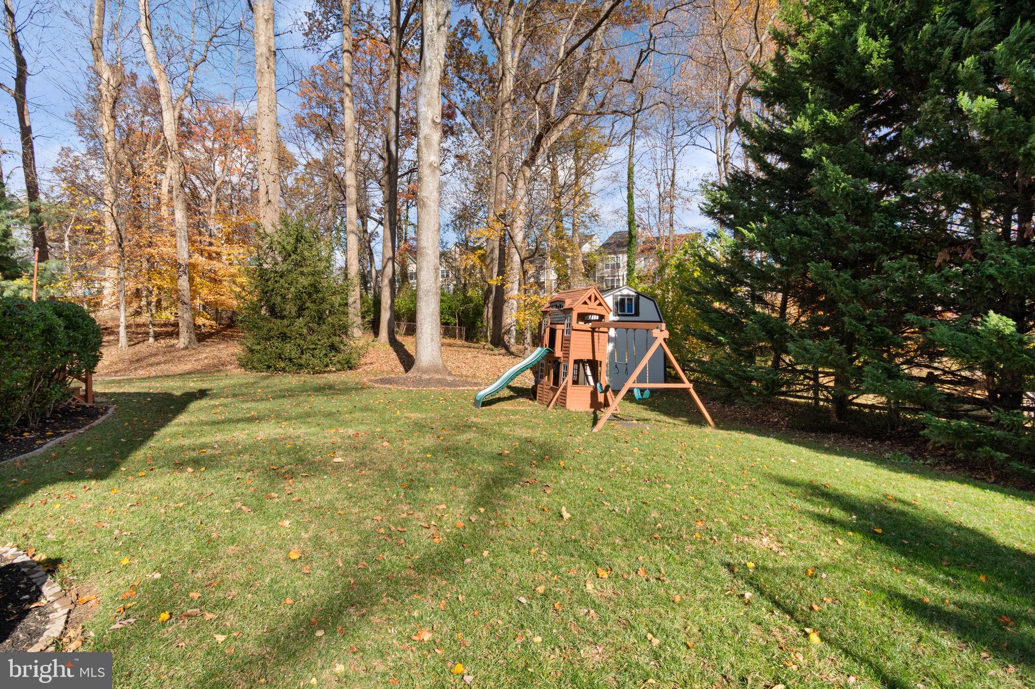 FAIRFAX ACRES - Residential