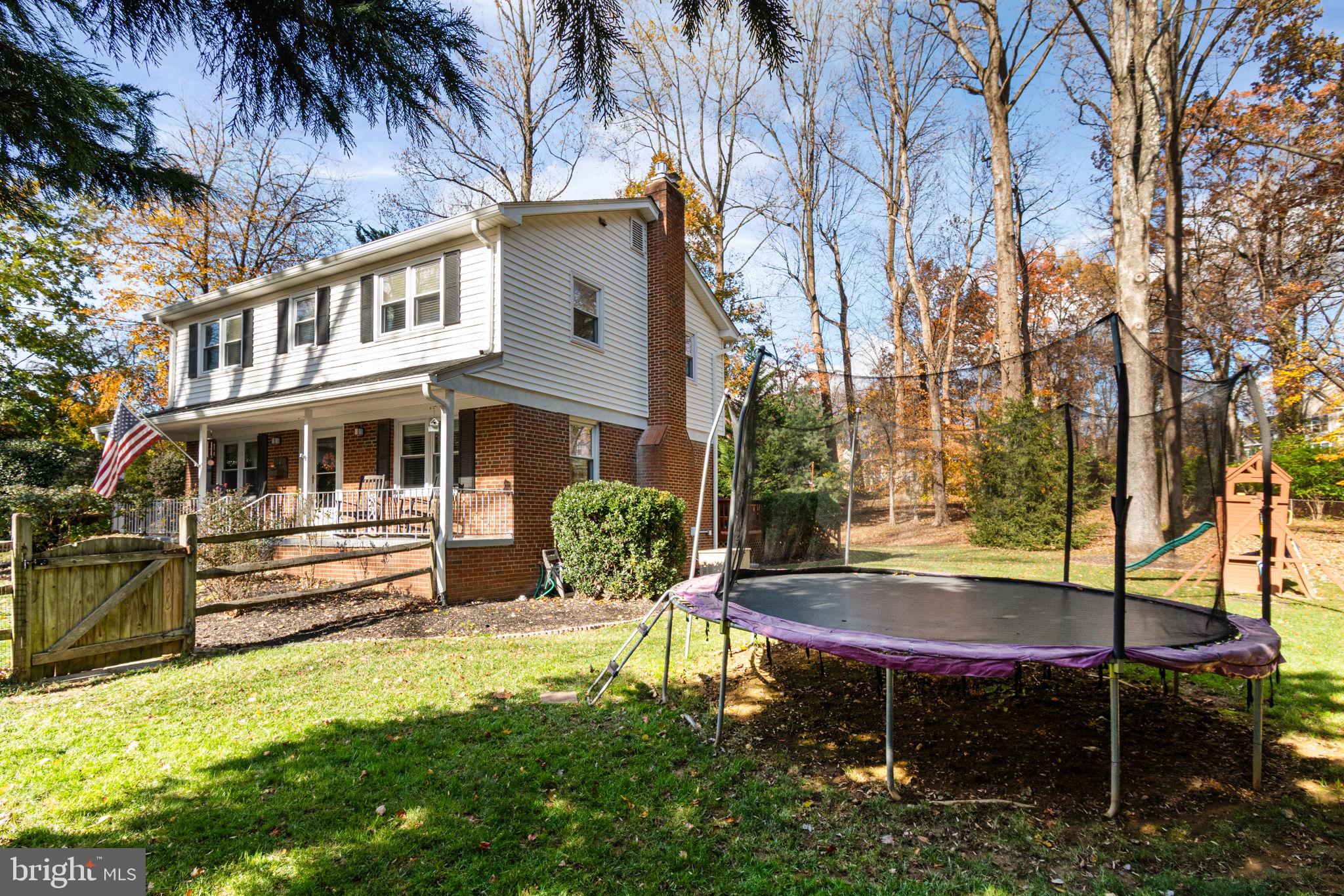 FAIRFAX ACRES - Residential